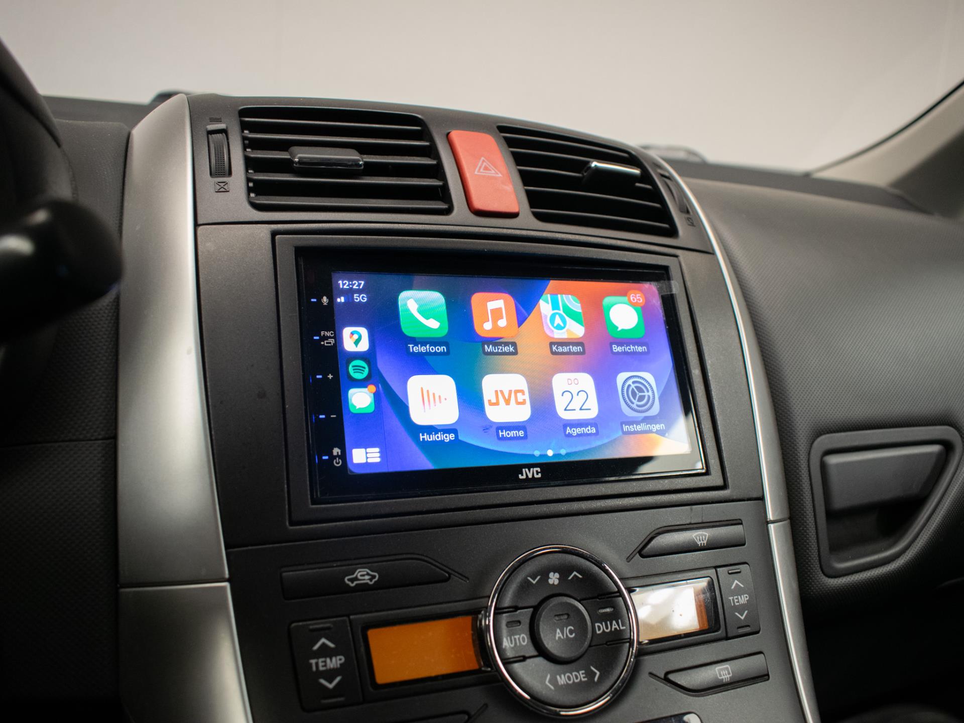 toyota-auris-image2.jpg