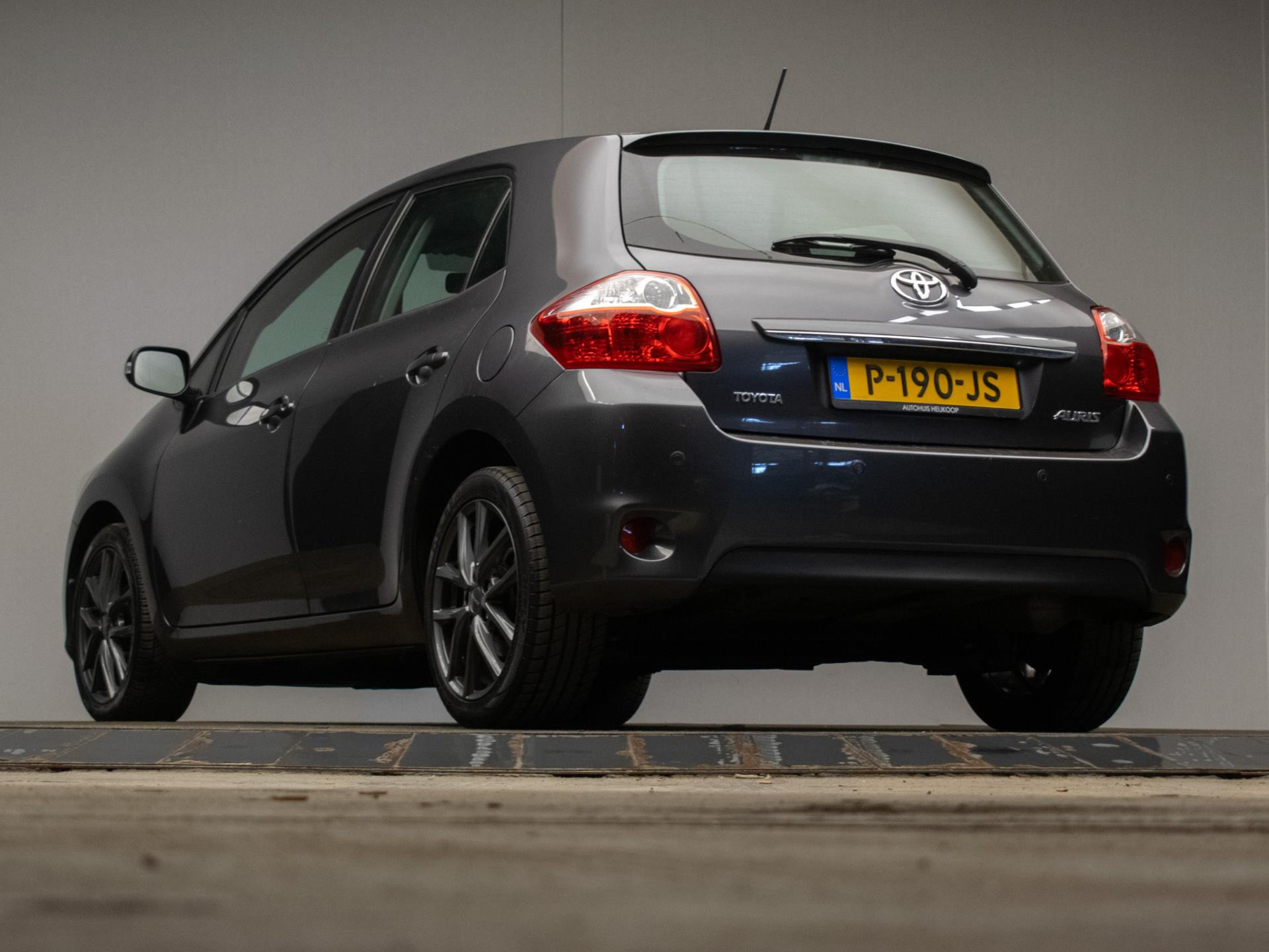 toyota-auris-image4.jpg