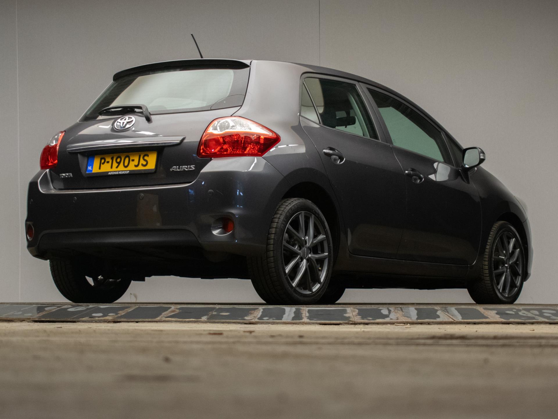toyota-auris-image5.jpg