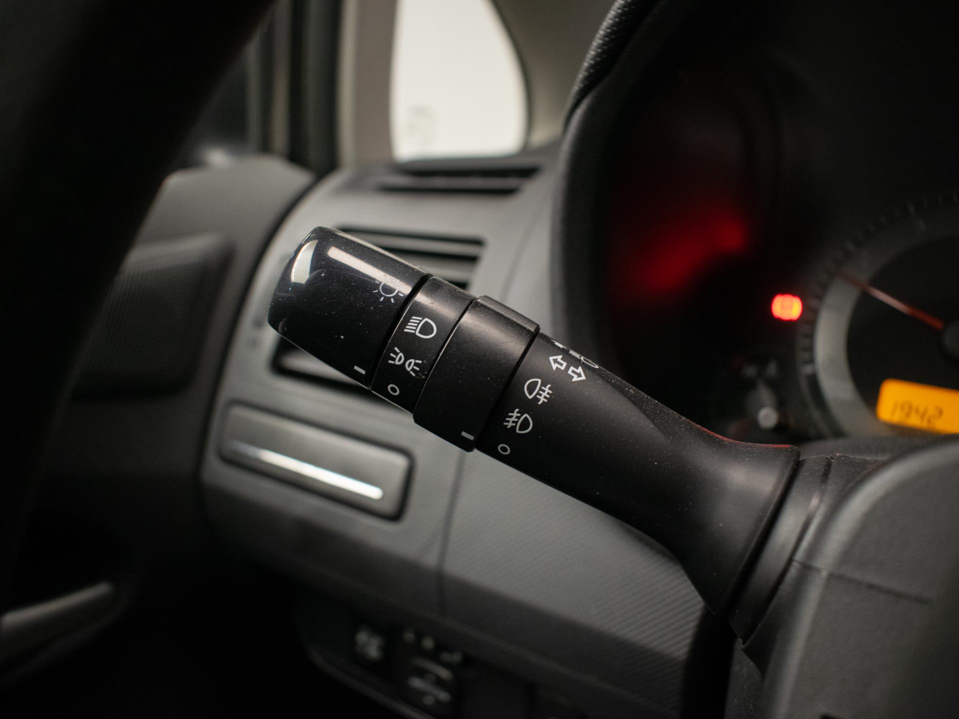 toyota-auris-image9.jpg
