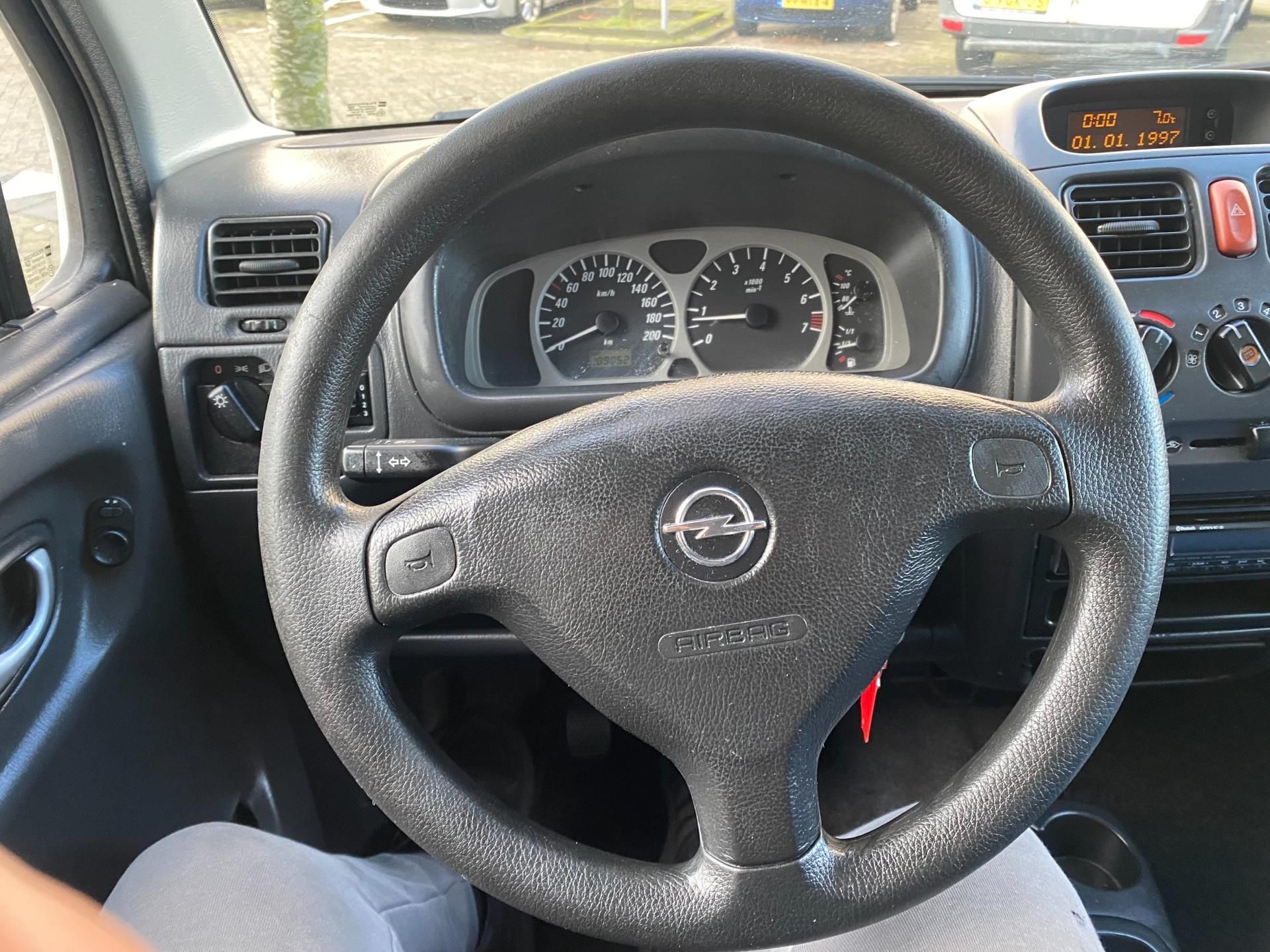 opel-agila-image9.jpg