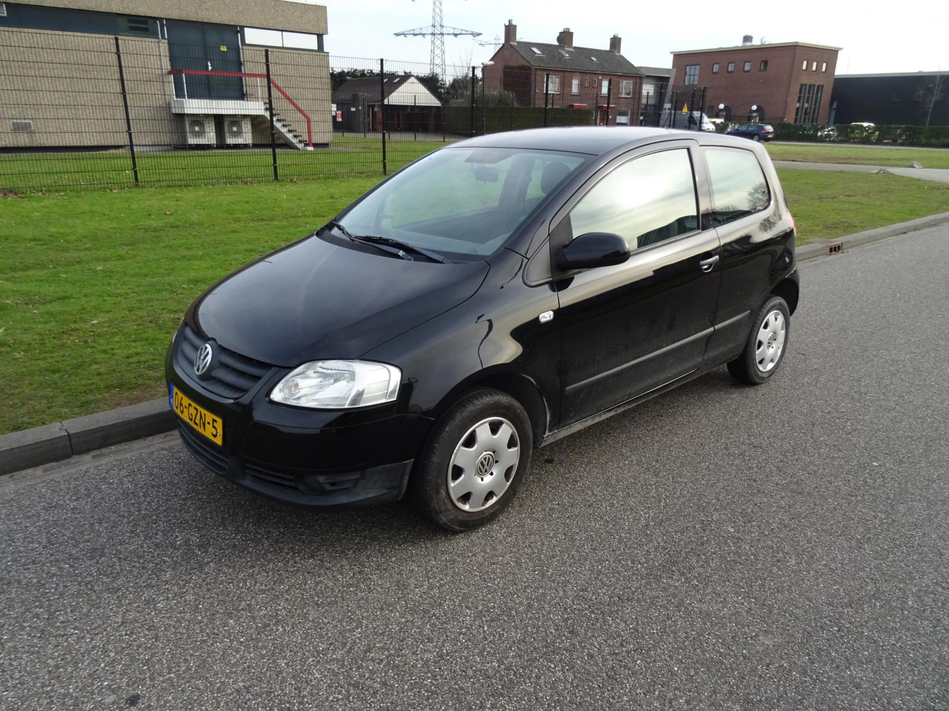 107647229/volkswagen-fox-image1.jpg