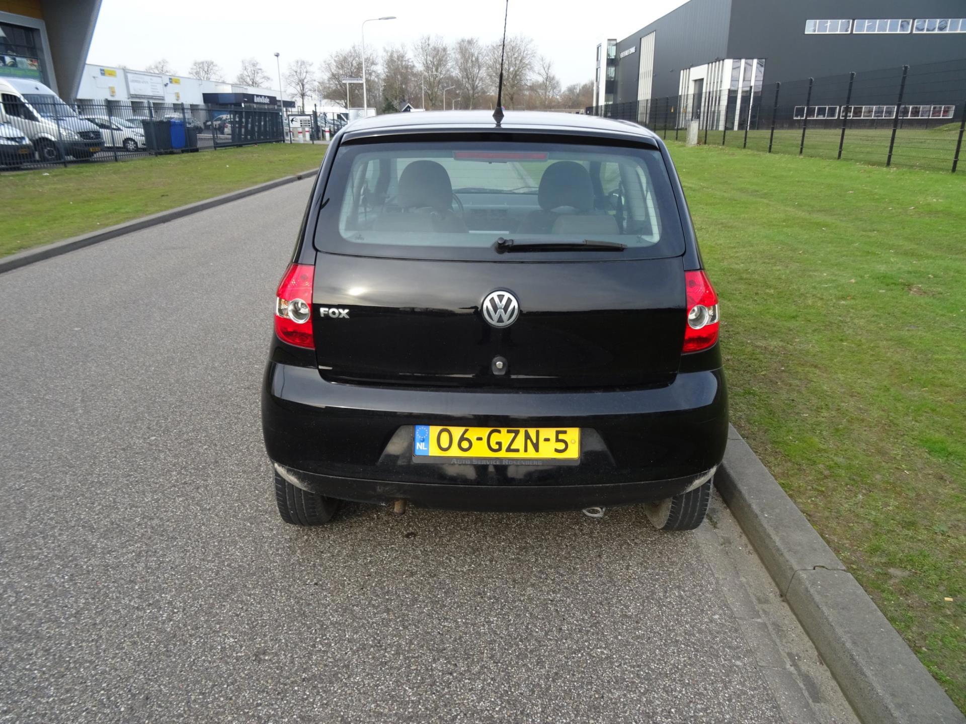 volkswagen-fox-image4.jpg