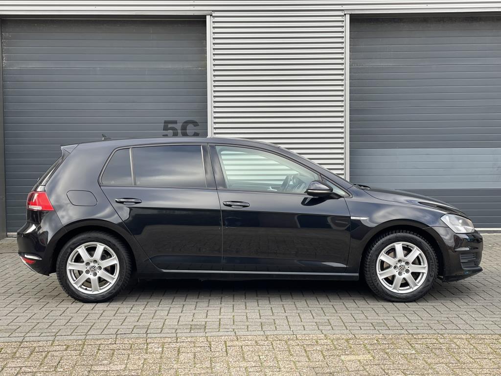 volkswagen-golf-image5.jpg