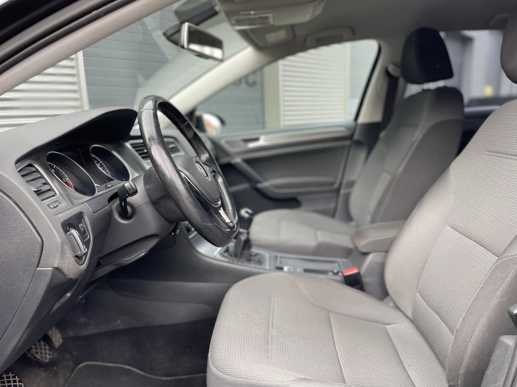 volkswagen-golf-image7.jpg