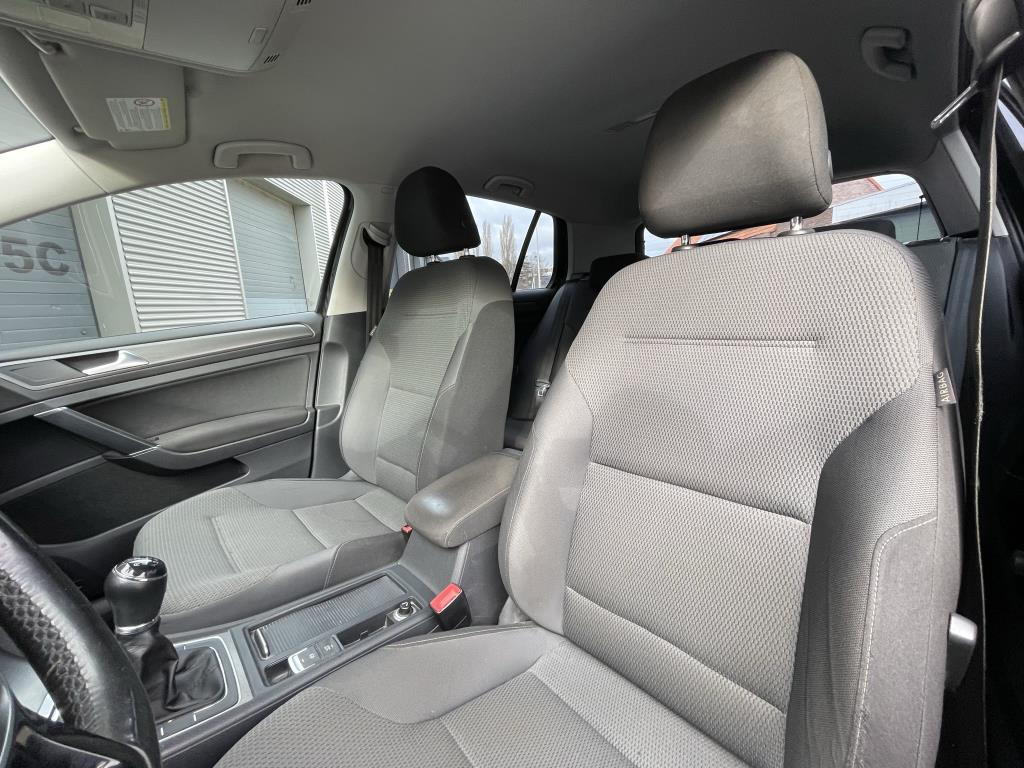 volkswagen-golf-image9.jpg