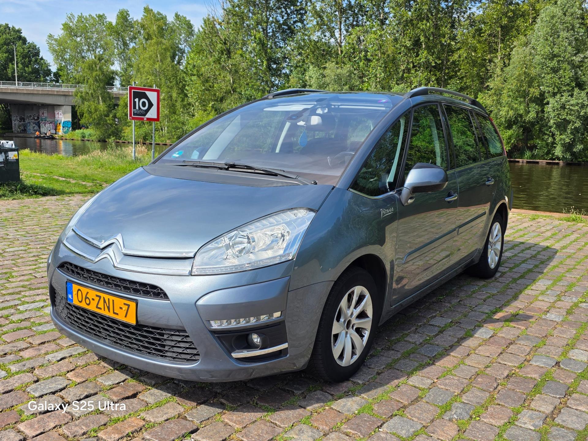 citroen-grand-c4-picasso-image2.jpg