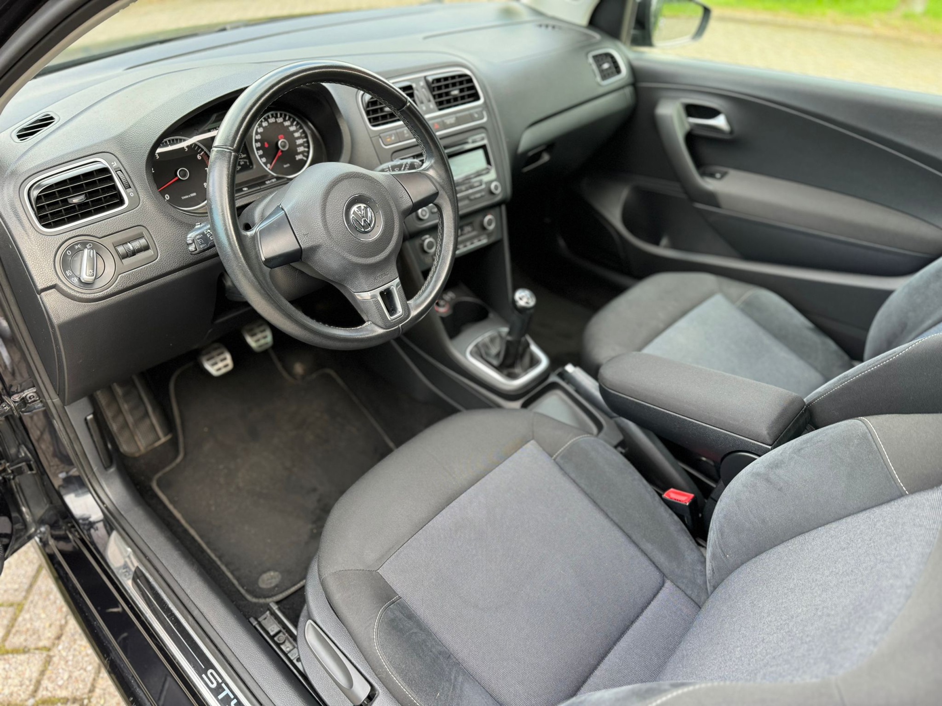volkswagen-polo-image8.jpg