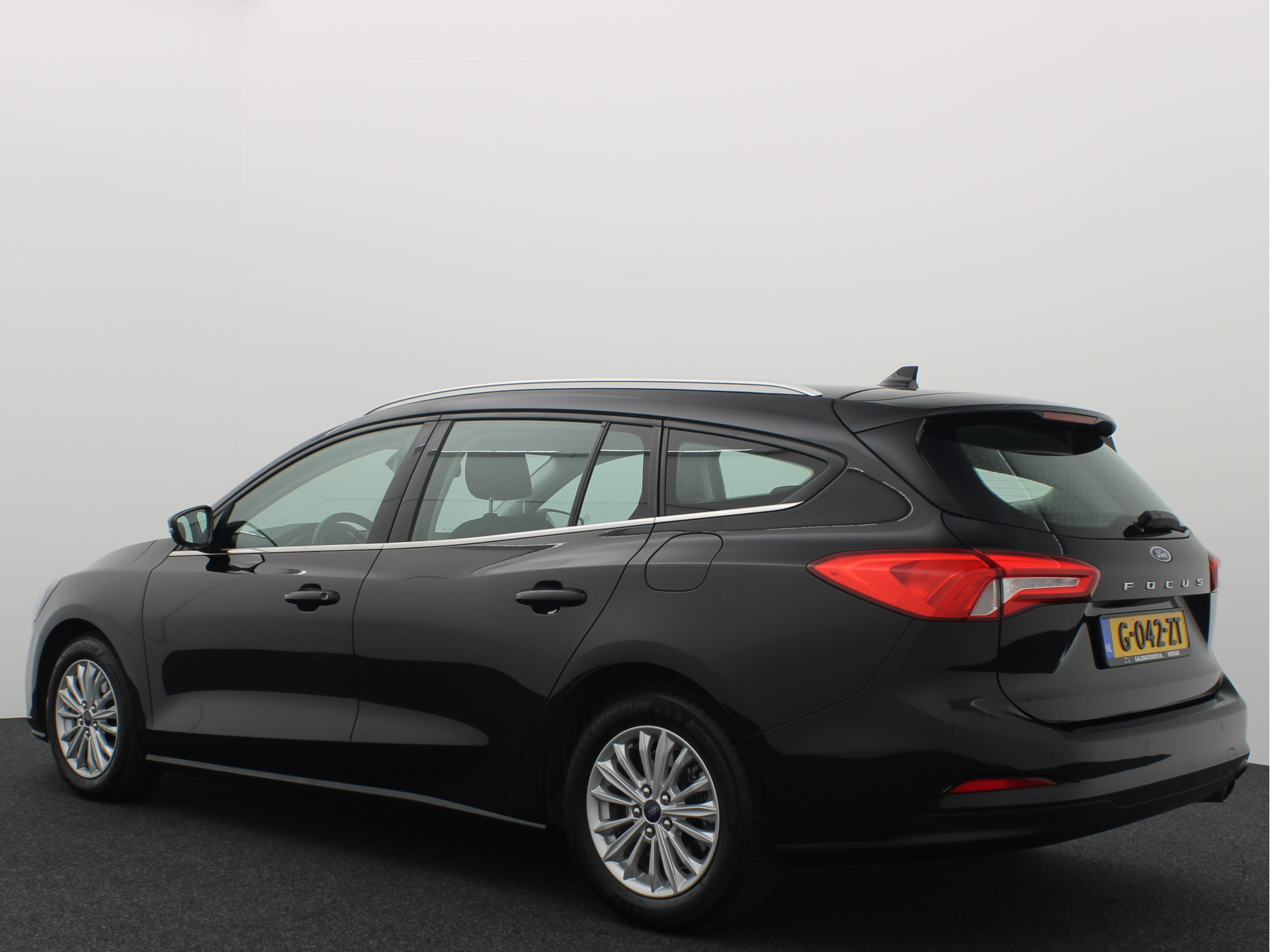 ford-focus-wagon-image3.jpg