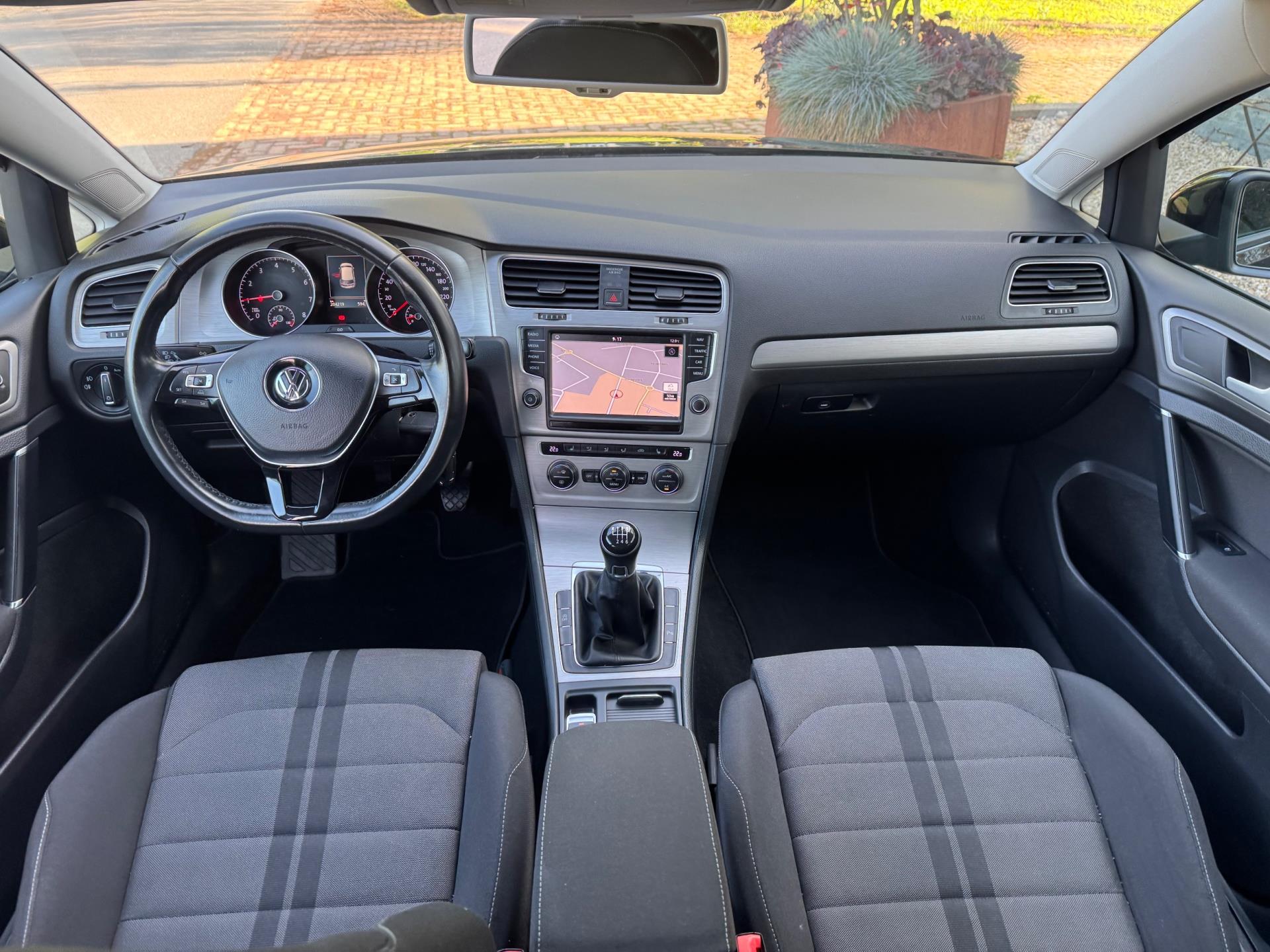 volkswagen-golf-image10.jpg