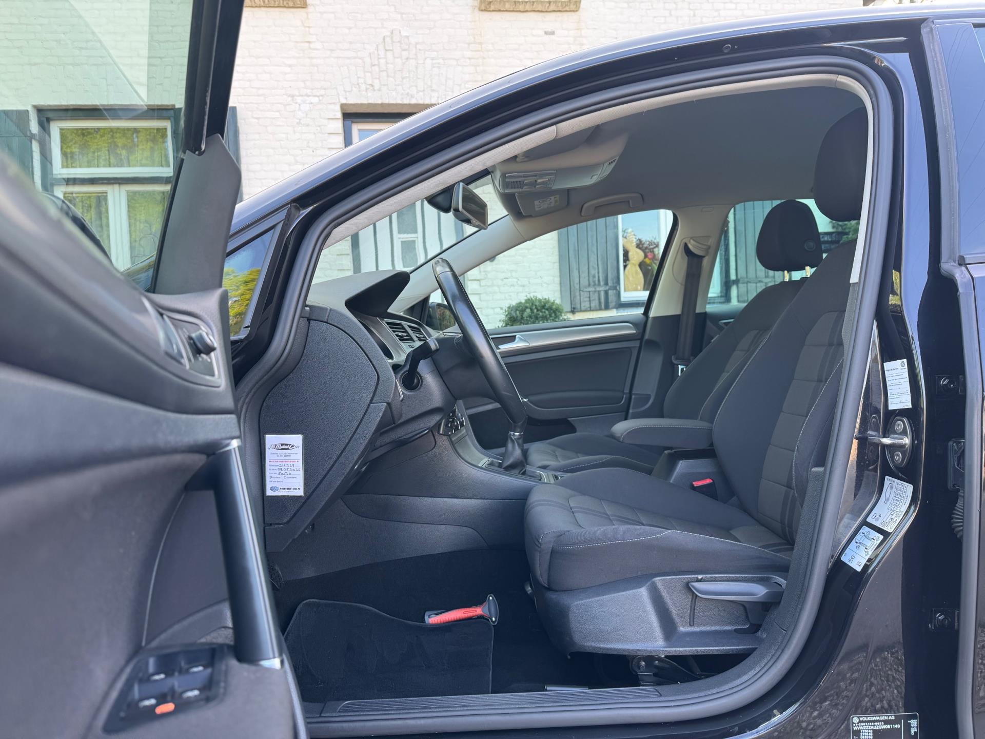volkswagen-golf-image6.jpg