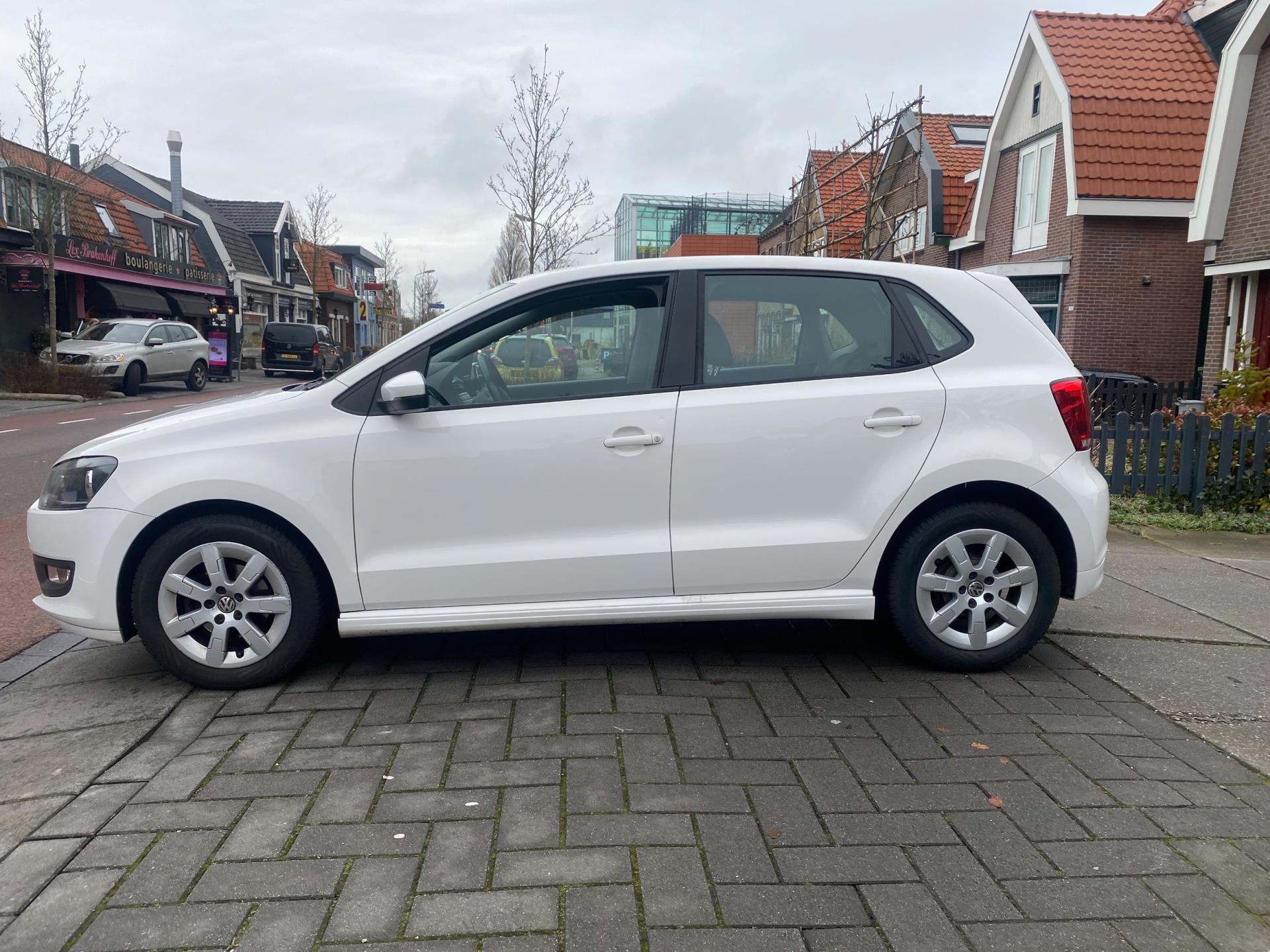 volkswagen-polo-image2.jpg