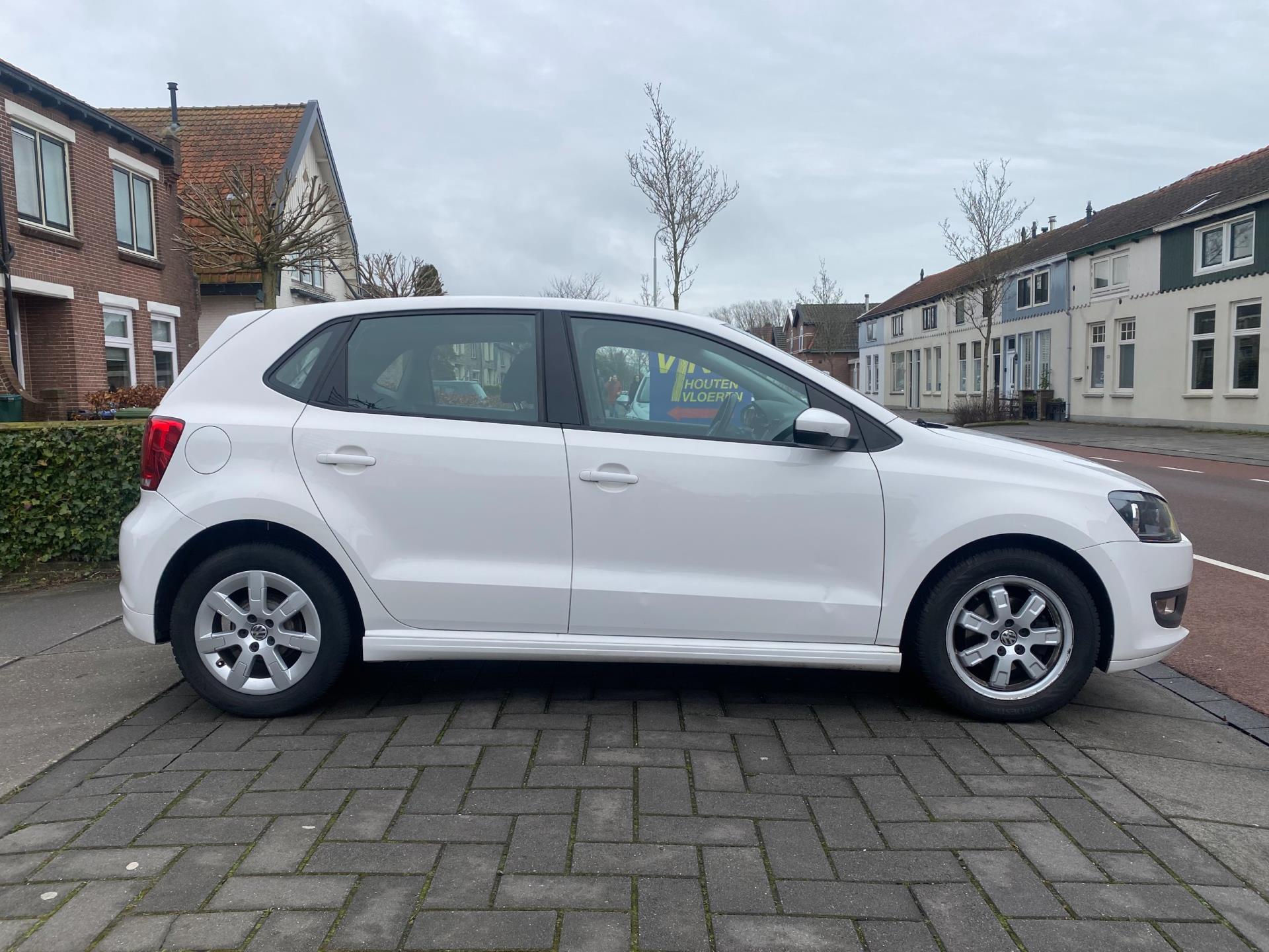volkswagen-polo-image6.jpg
