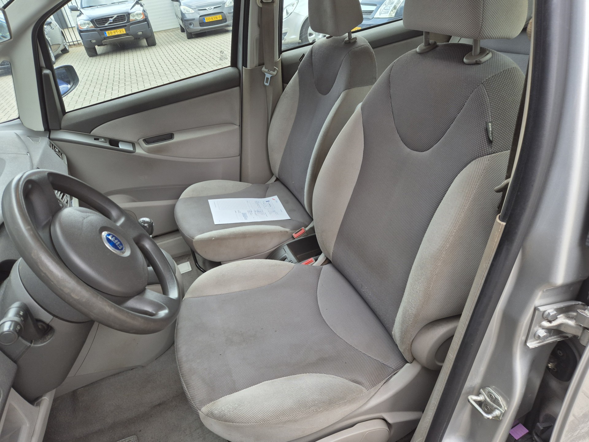 fiat-idea-image8.jpg