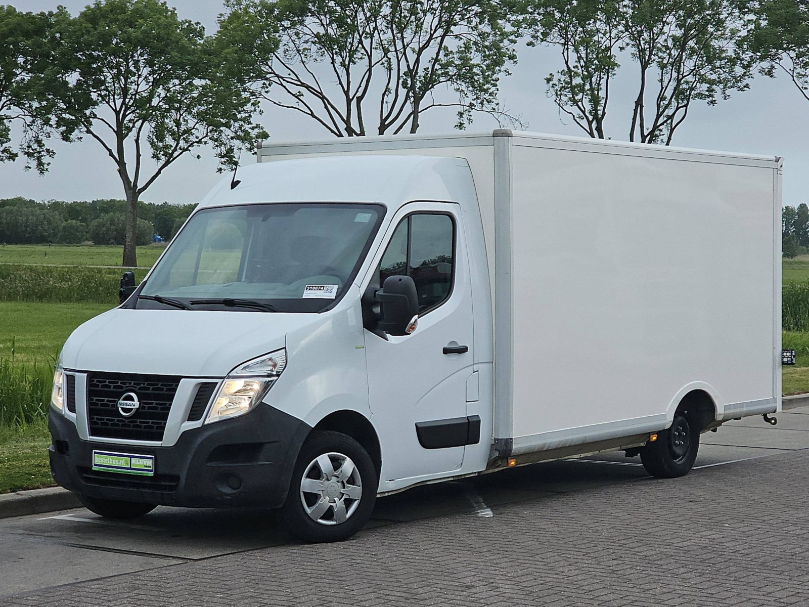 nissan-nv-image2.jpg