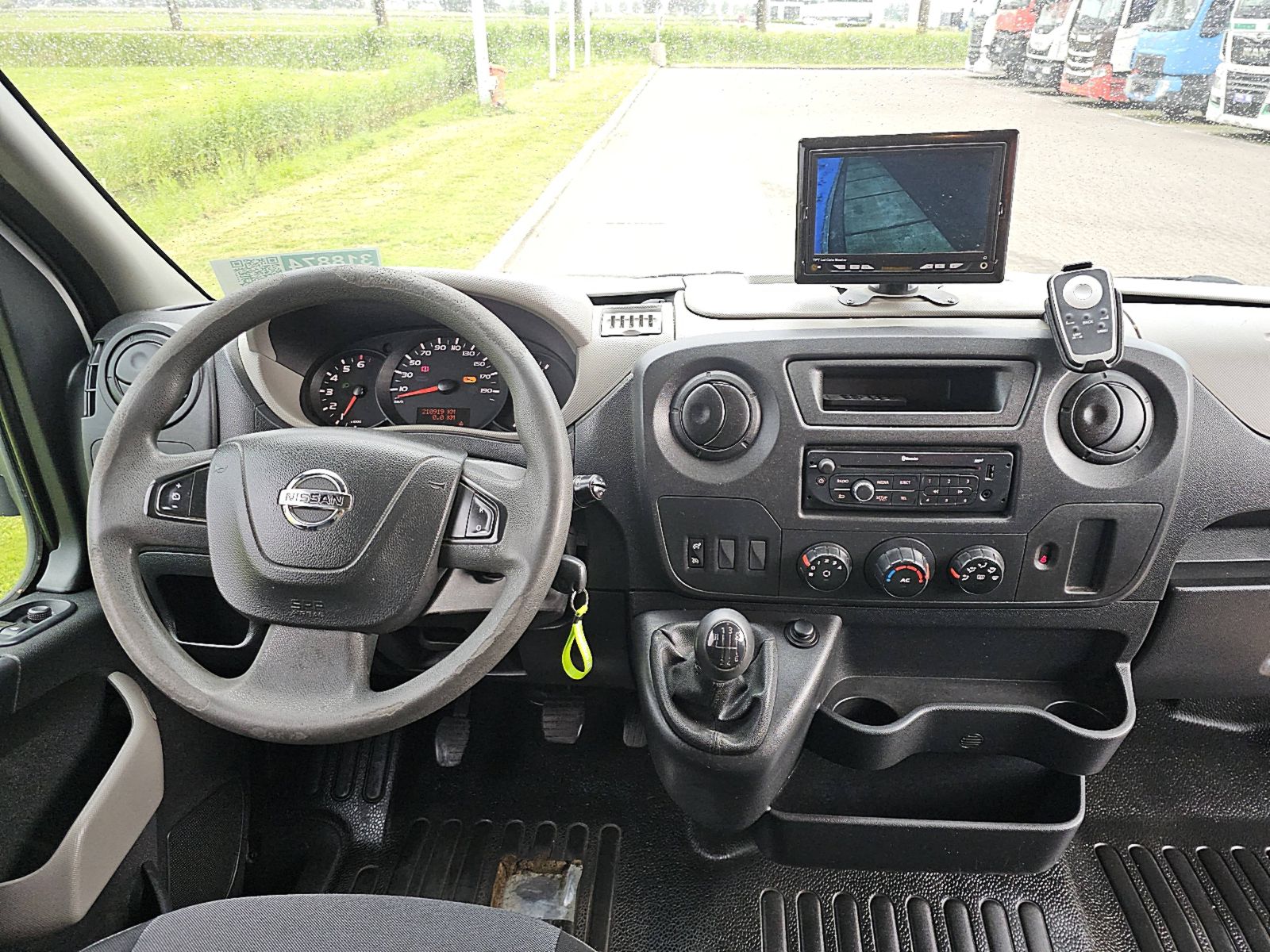 nissan-nv-image8.jpg