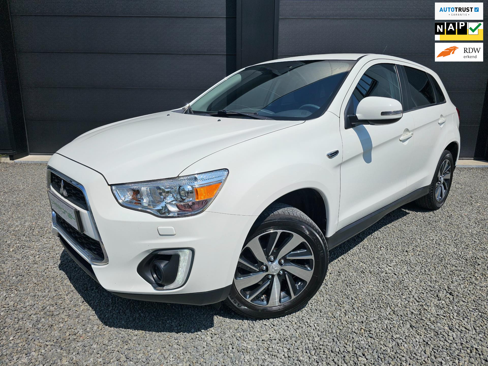 129579545/mitsubishi-asx-image1.jpg