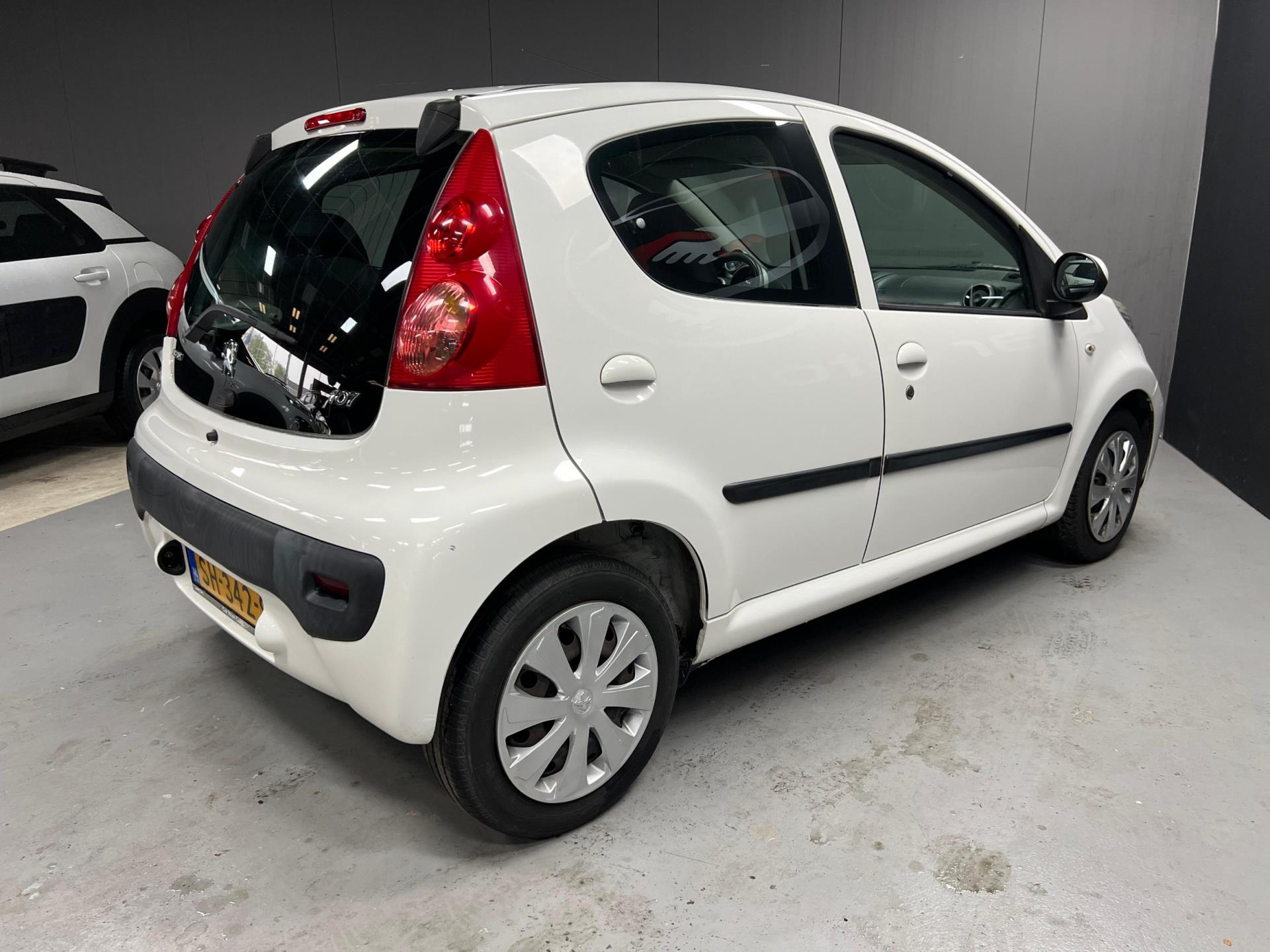 peugeot-107-image8.jpg
