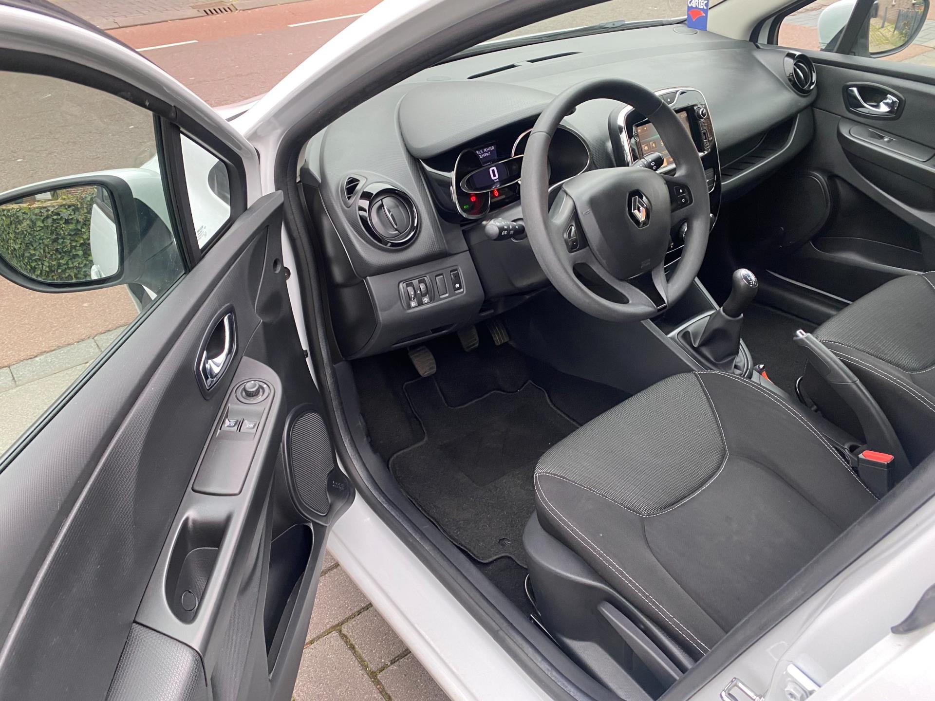 renault-clio-image8.jpg