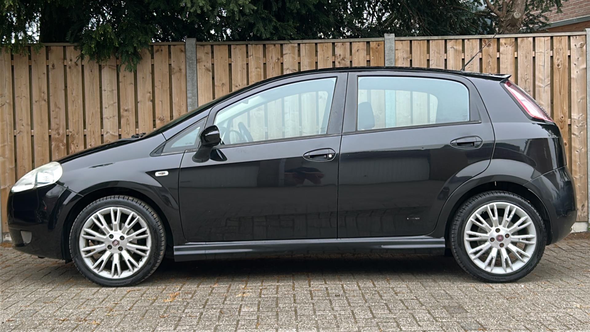 fiat-grande-punto-image2.jpg
