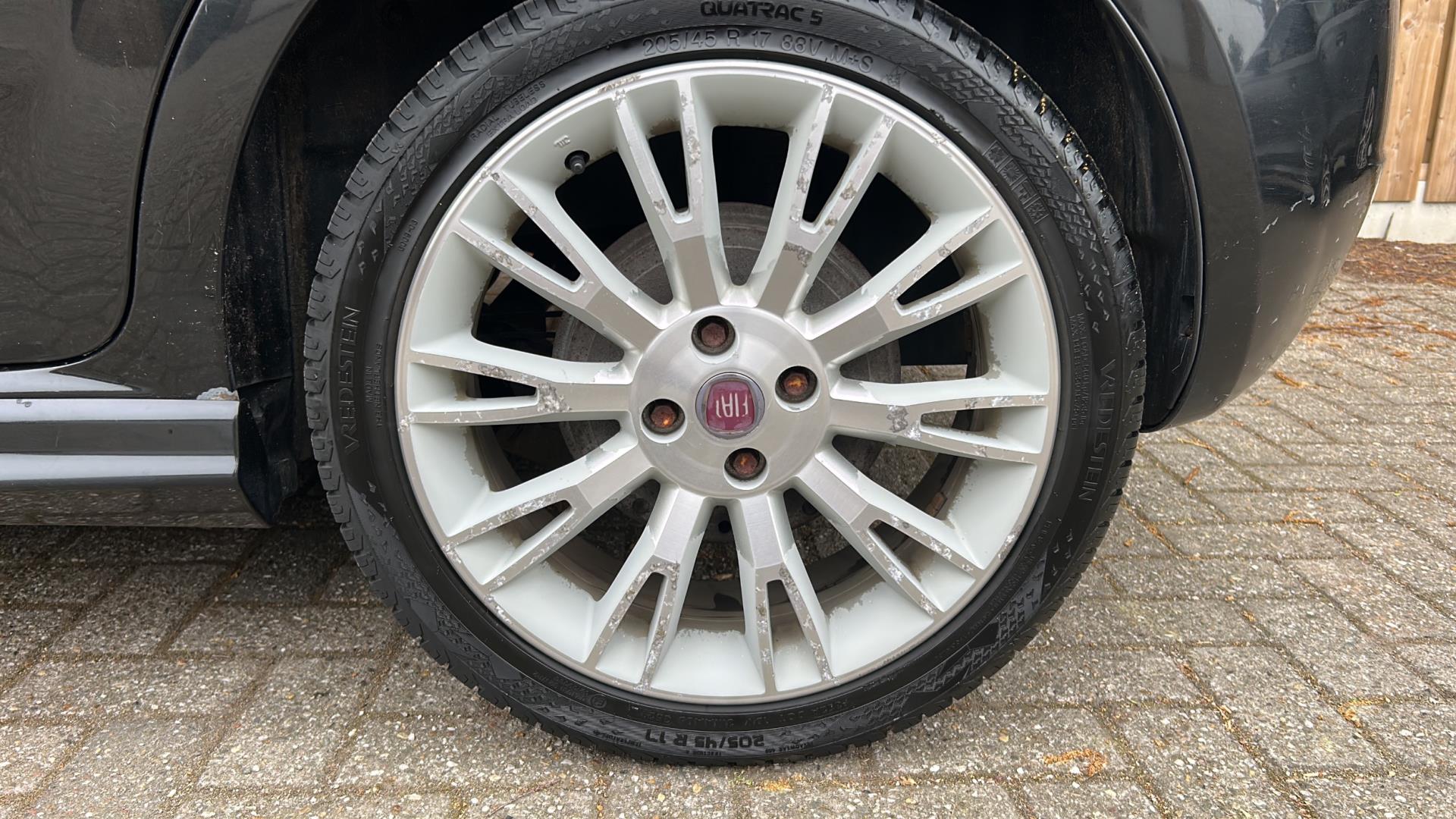 fiat-grande-punto-image3.jpg