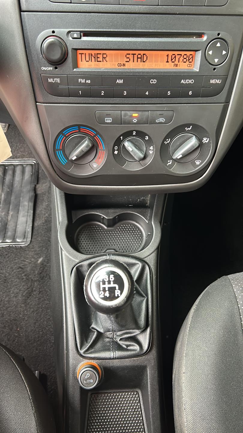 fiat-grande-punto-image8.jpg