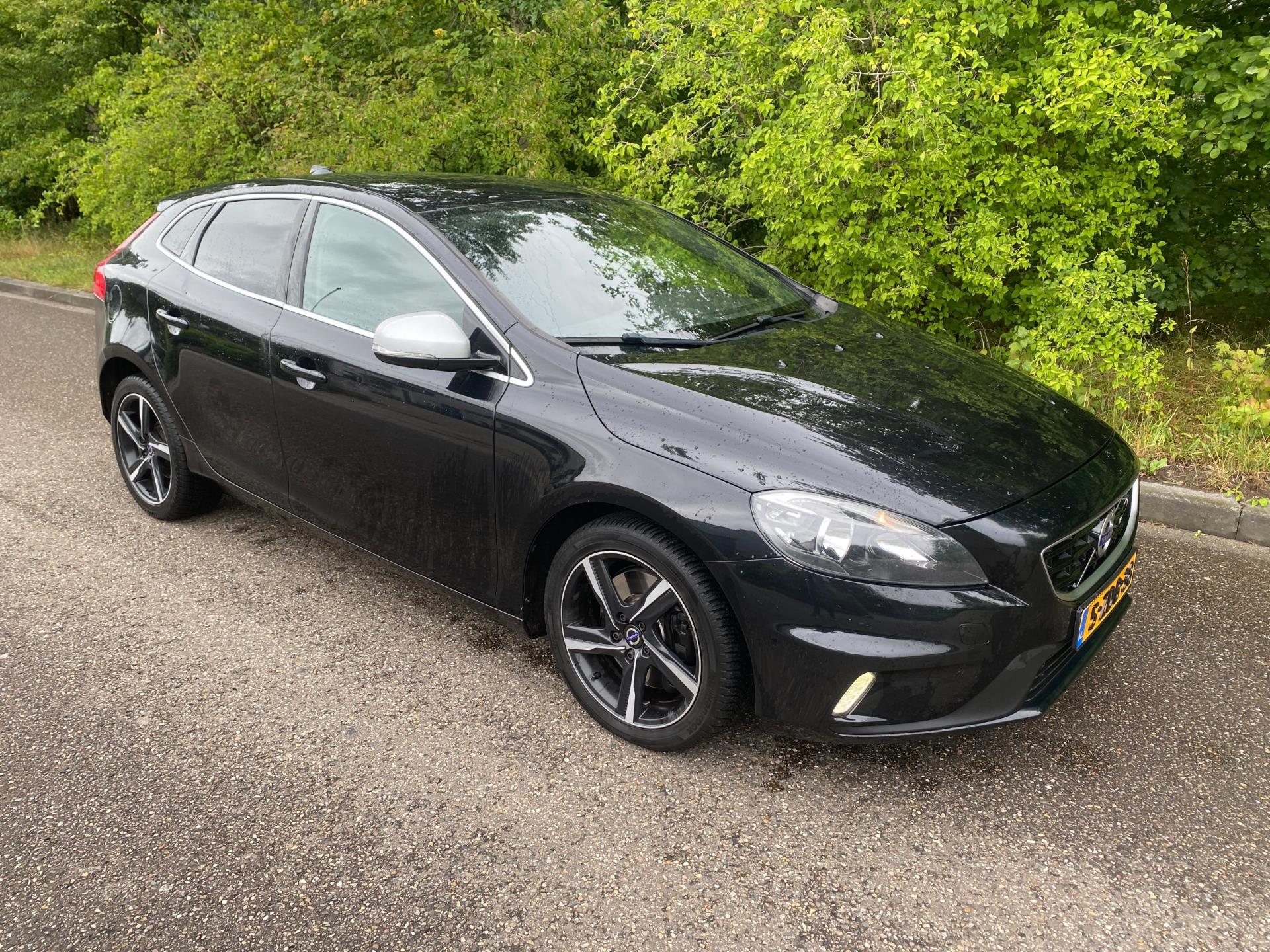 143786555/volvo-v40-image1.jpg