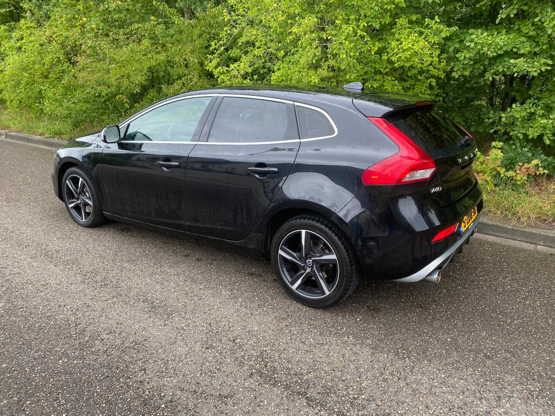 volvo-v40-image10.jpg