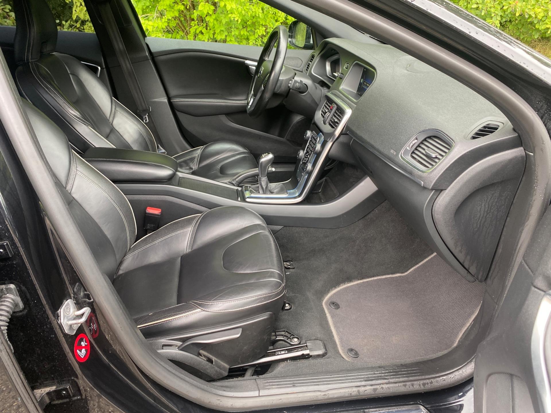 volvo-v40-image4.jpg