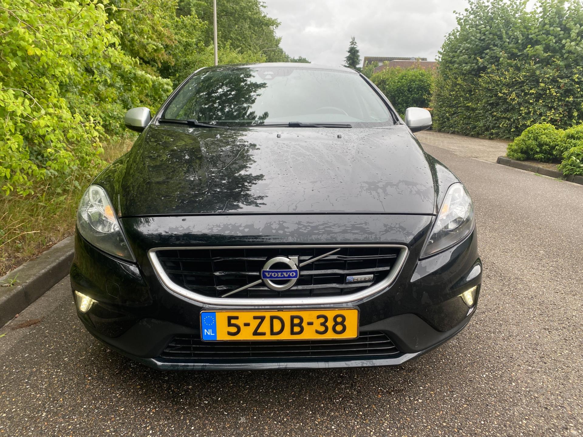 volvo-v40-image7.jpg