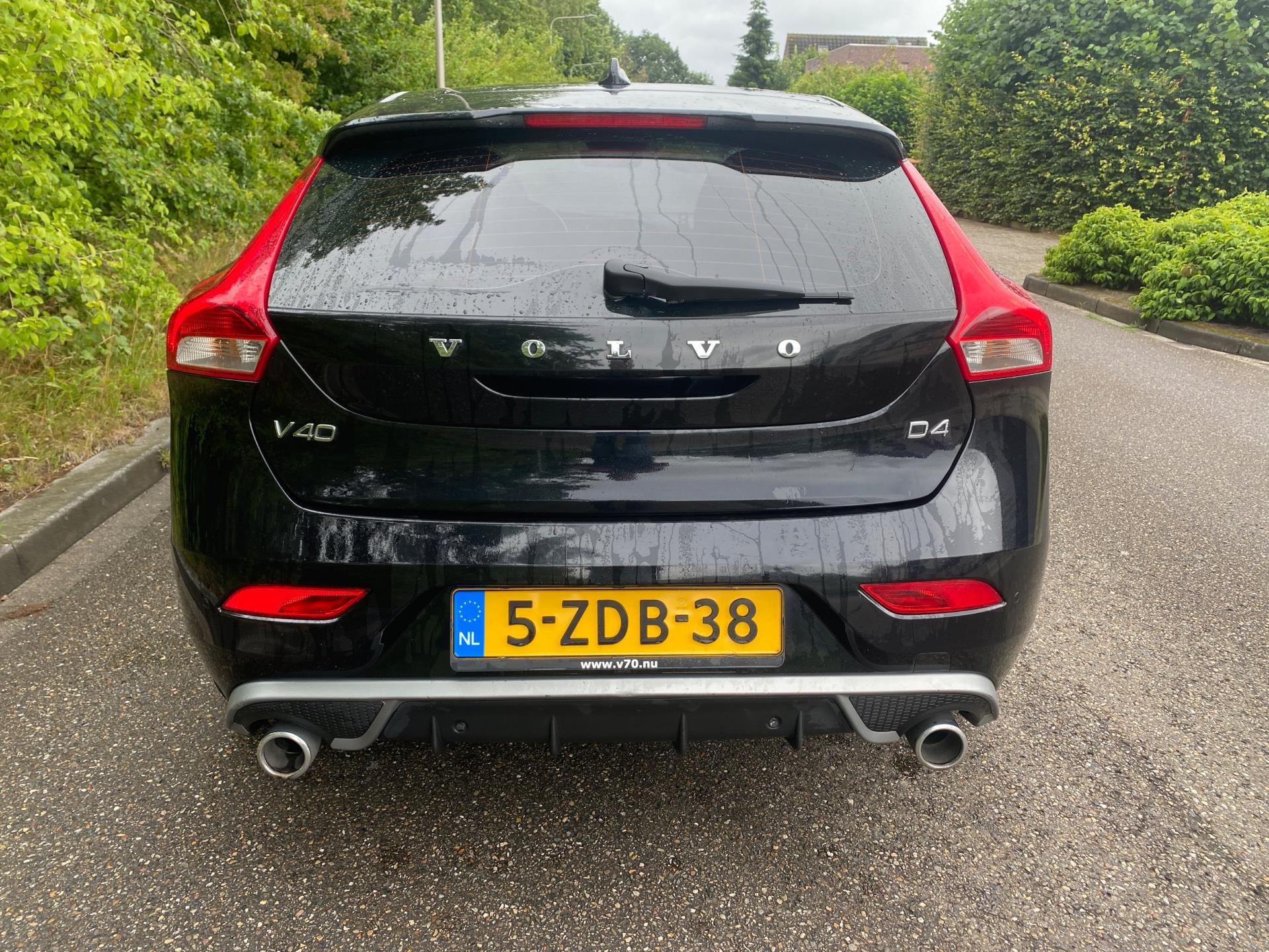 volvo-v40-image8.jpg
