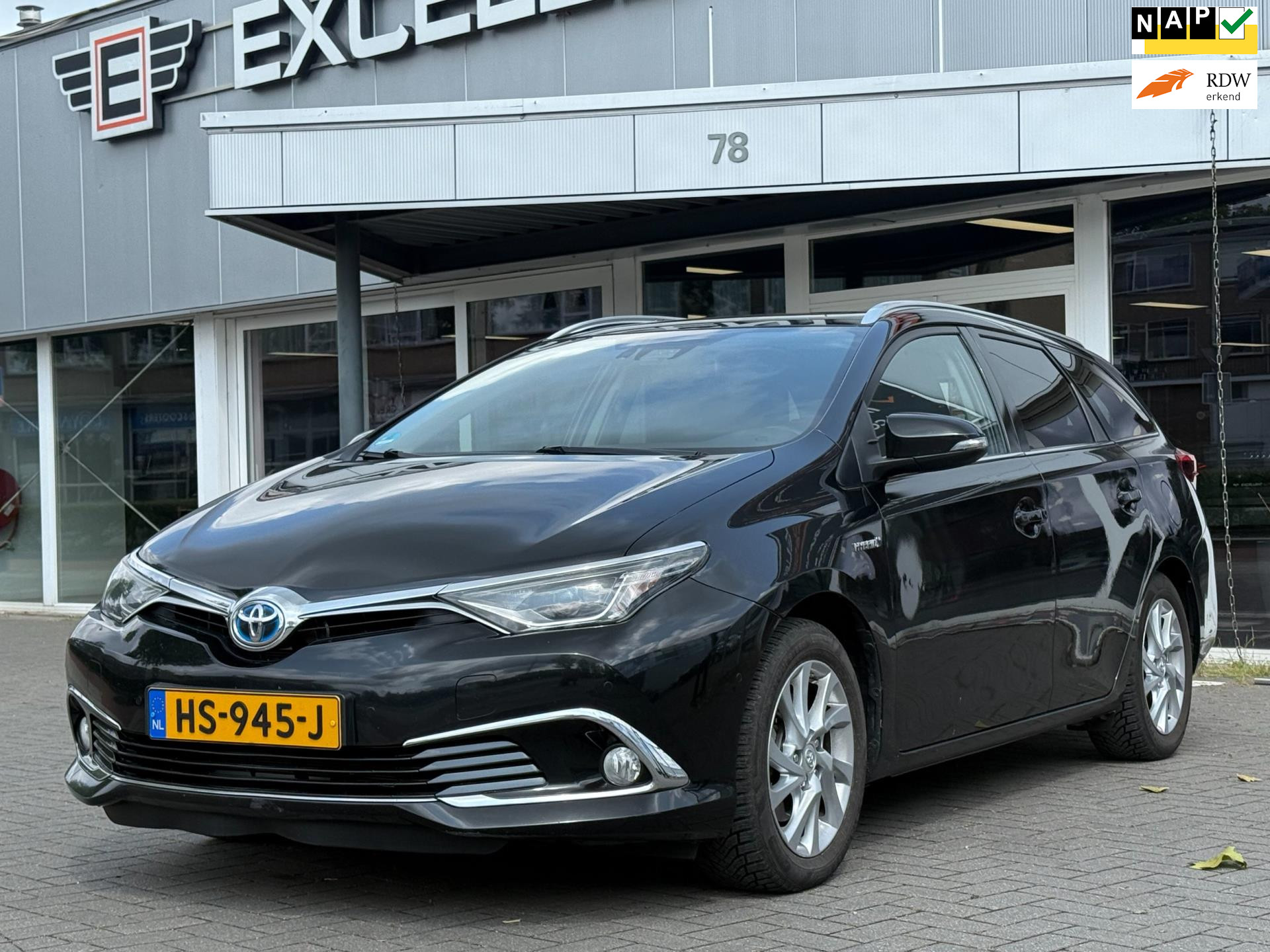 146427598/toyota-auris-touring-sports-image1.jpg