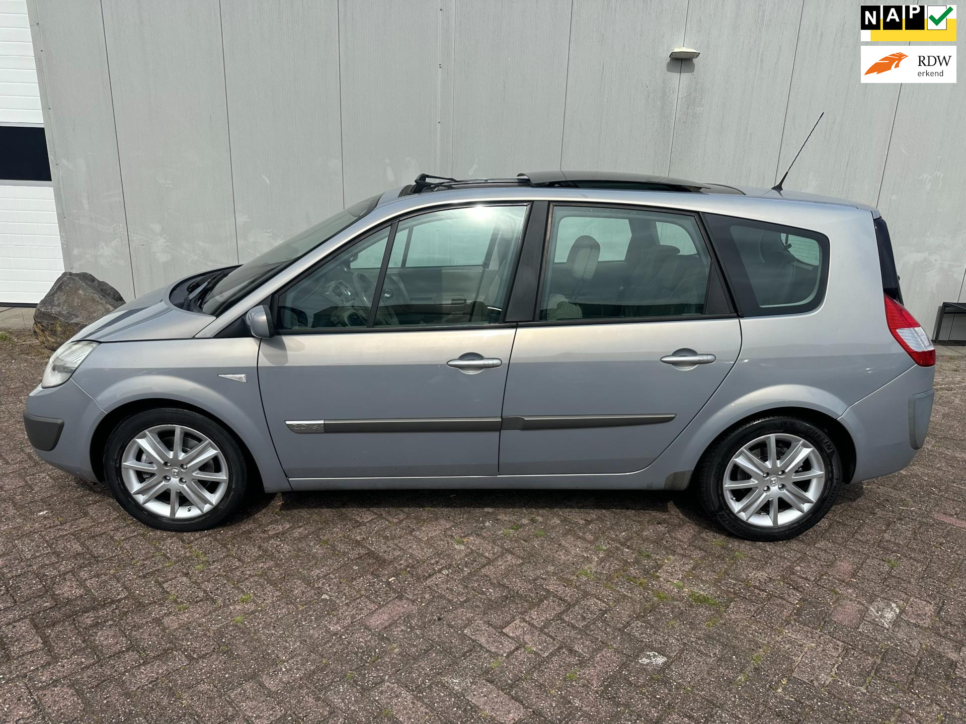 147693126/renault-grand-scenic-image1.jpg