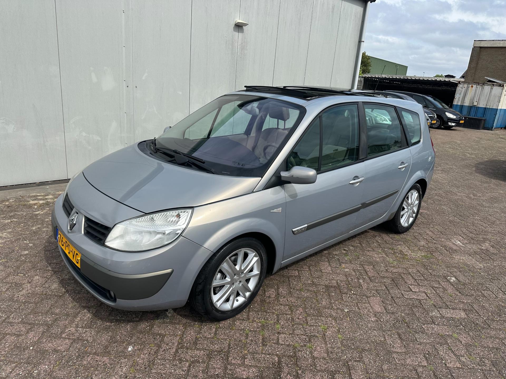 renault-grand-scenic-image2.jpg