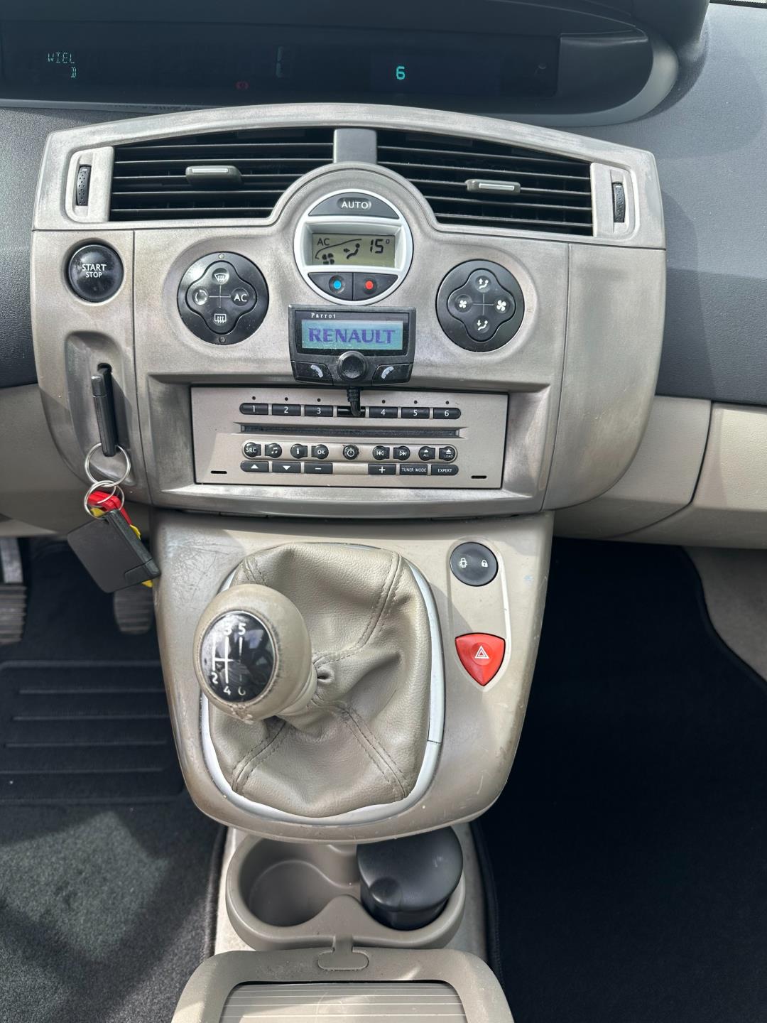 renault-grand-scenic-image8.jpg