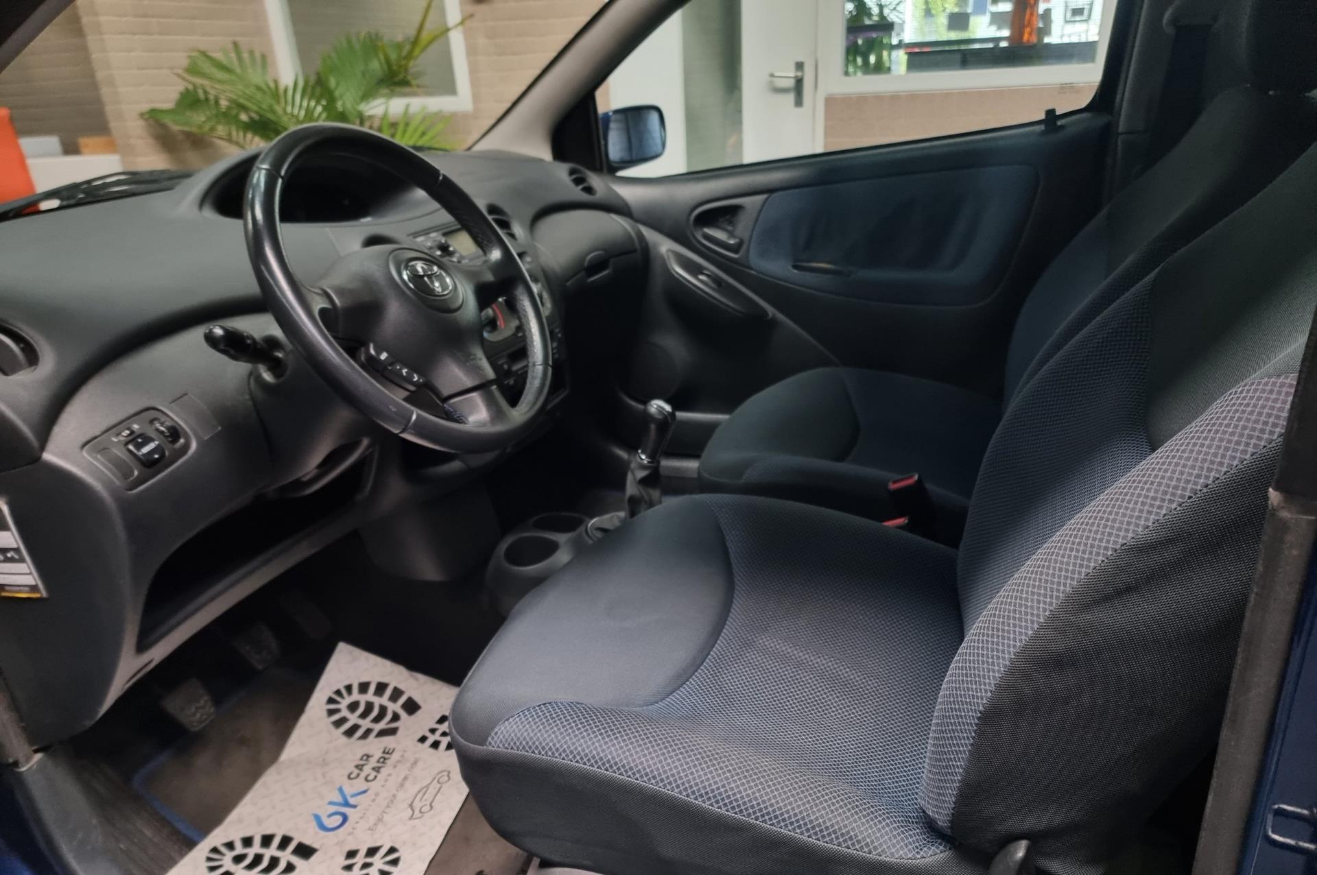 toyota-yaris-image9.jpg