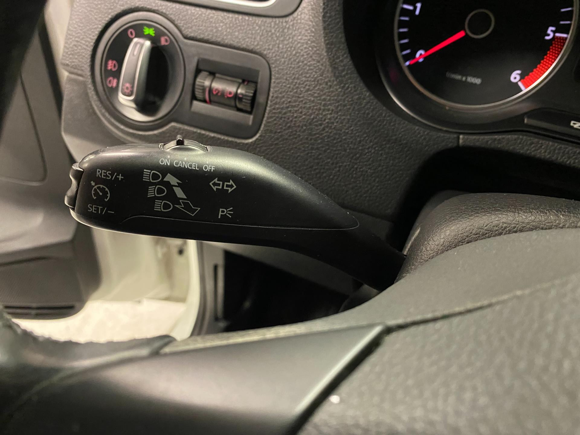 volkswagen-polo-image6.jpg