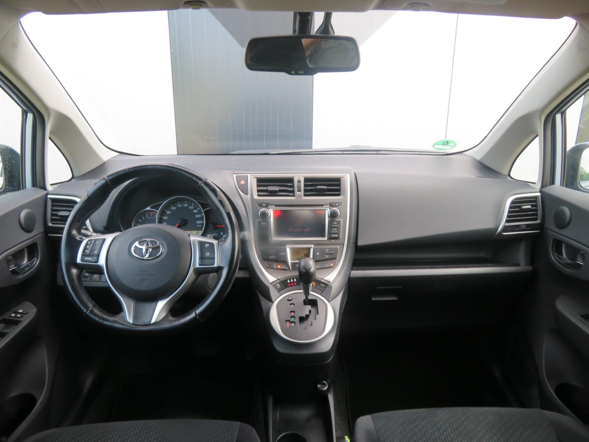 toyota-verso-s-image10.jpg