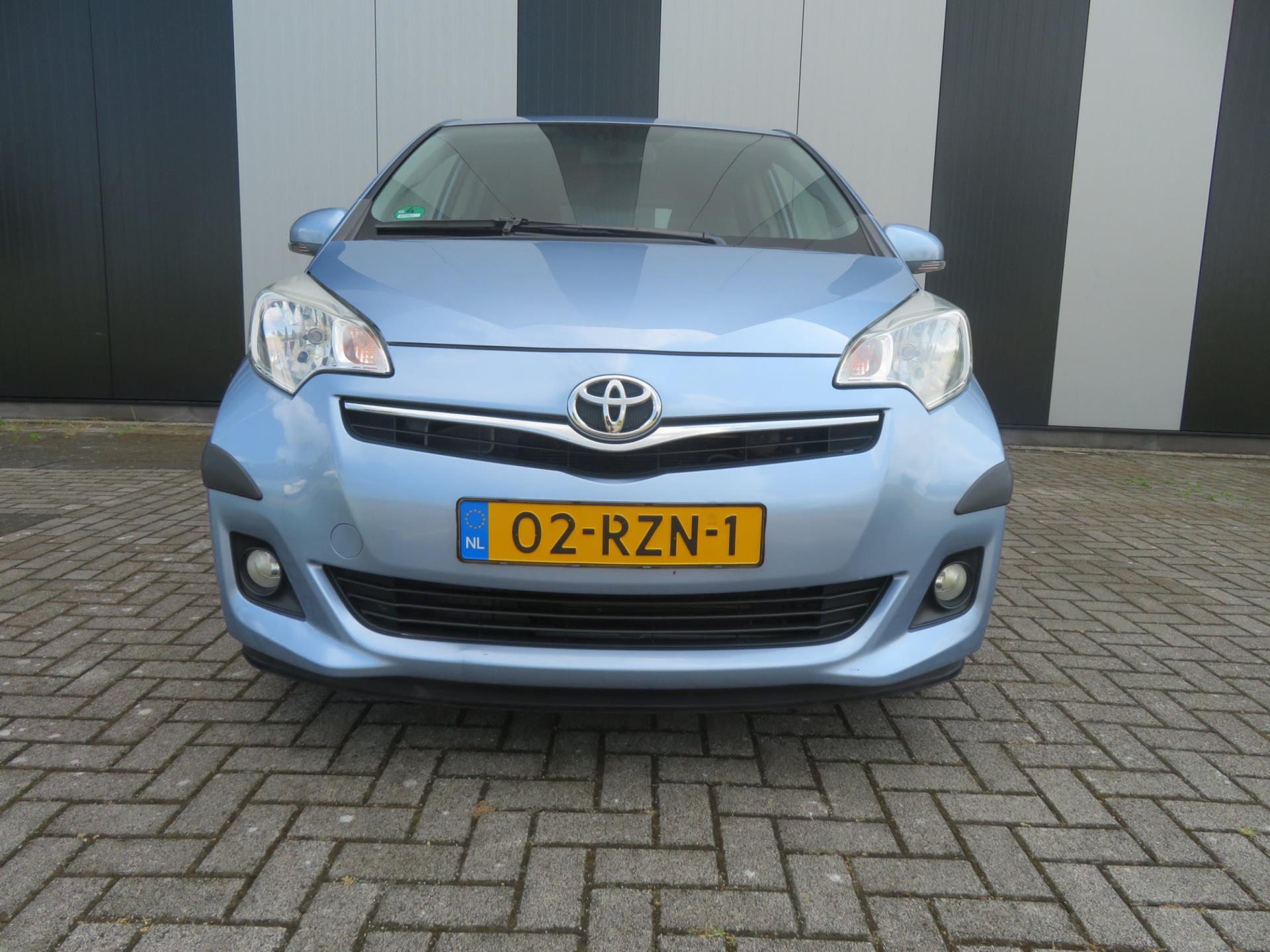 toyota-verso-s-image2.jpg