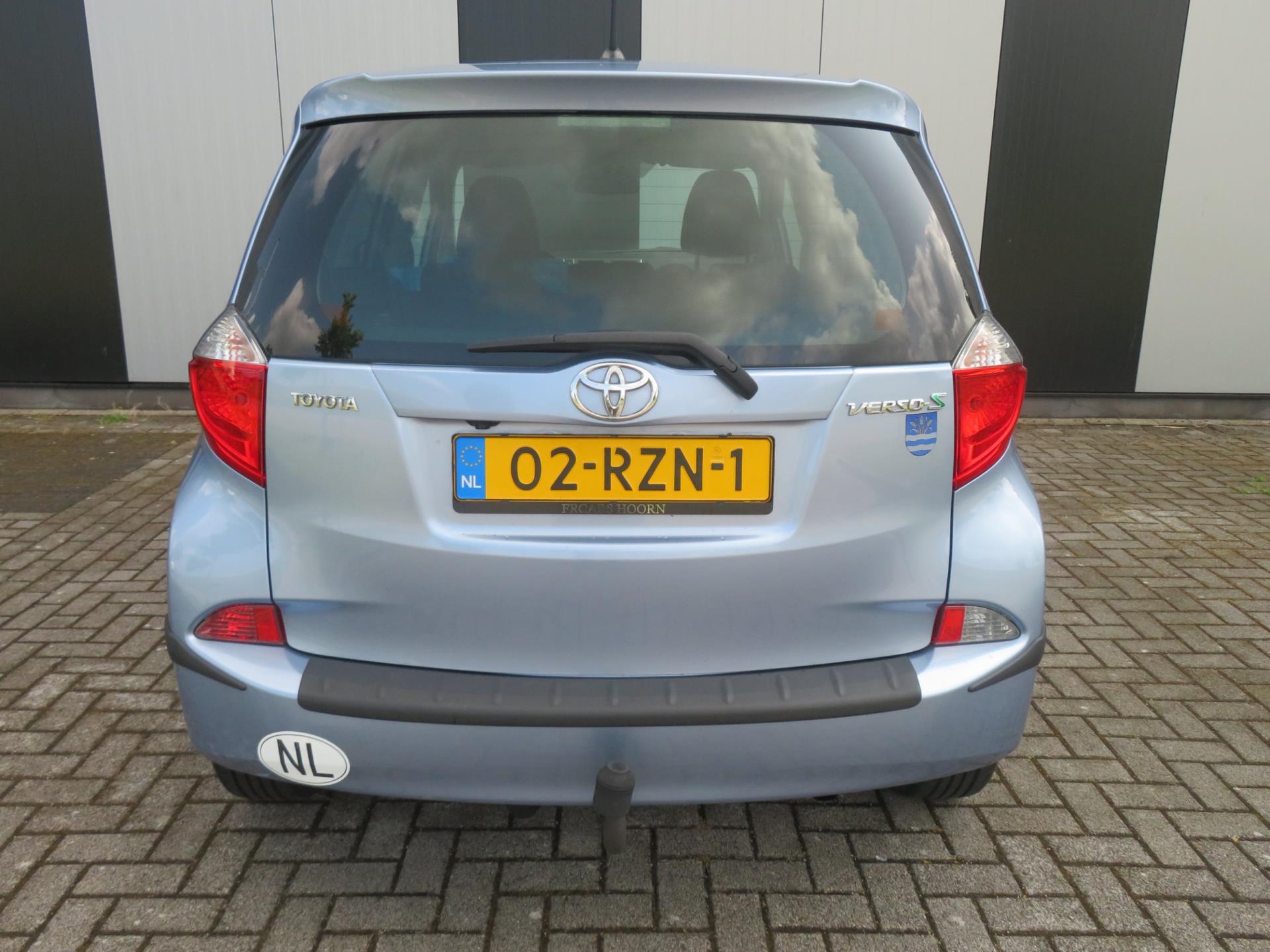 toyota-verso-s-image4.jpg