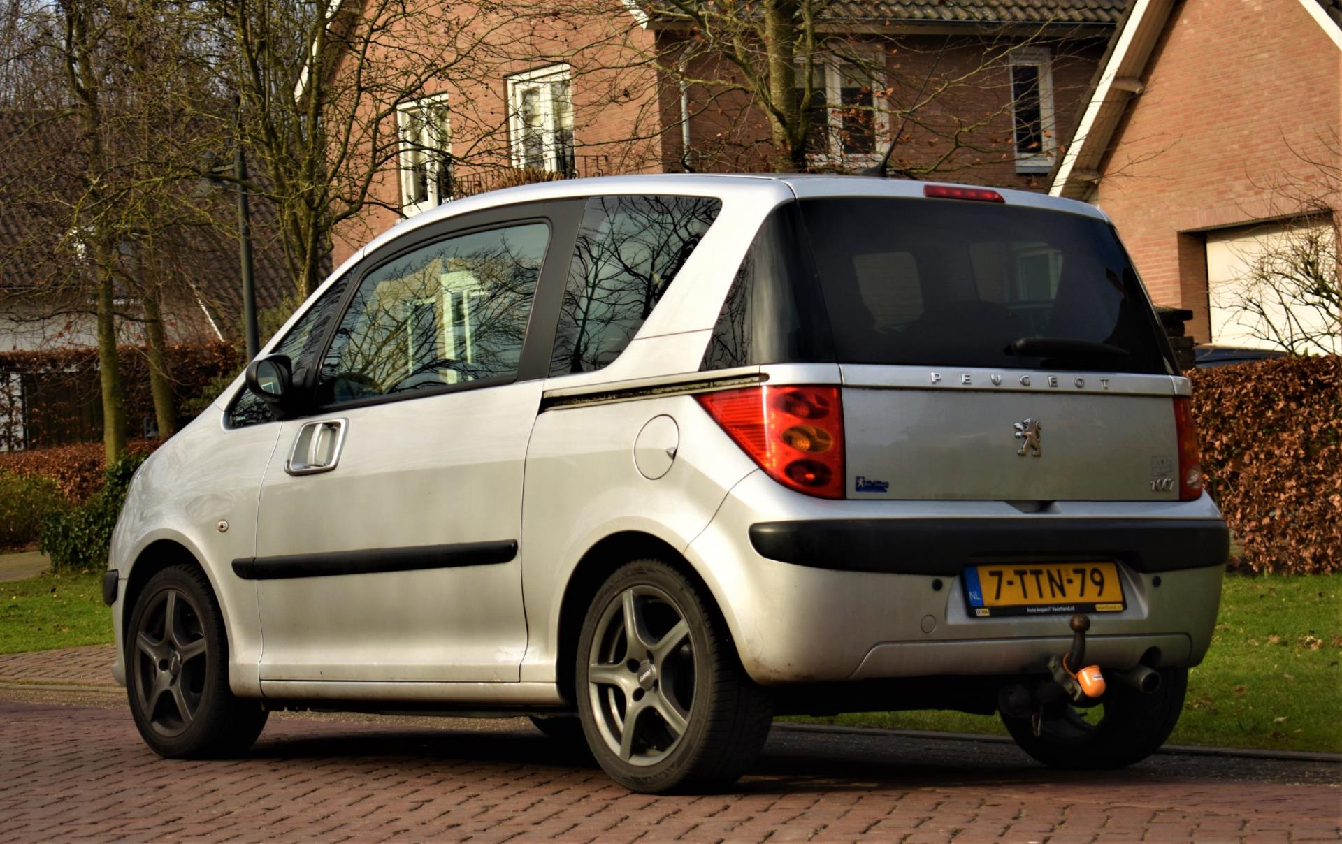 peugeot-1007-image6.jpg