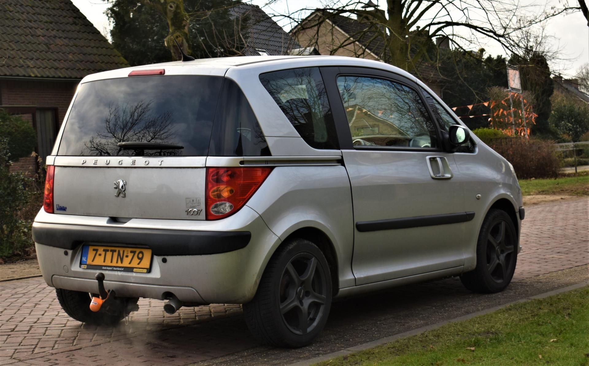 peugeot-1007-image8.jpg
