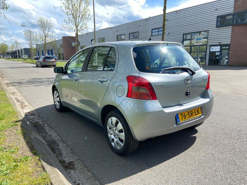 toyota-yaris-image4.jpg