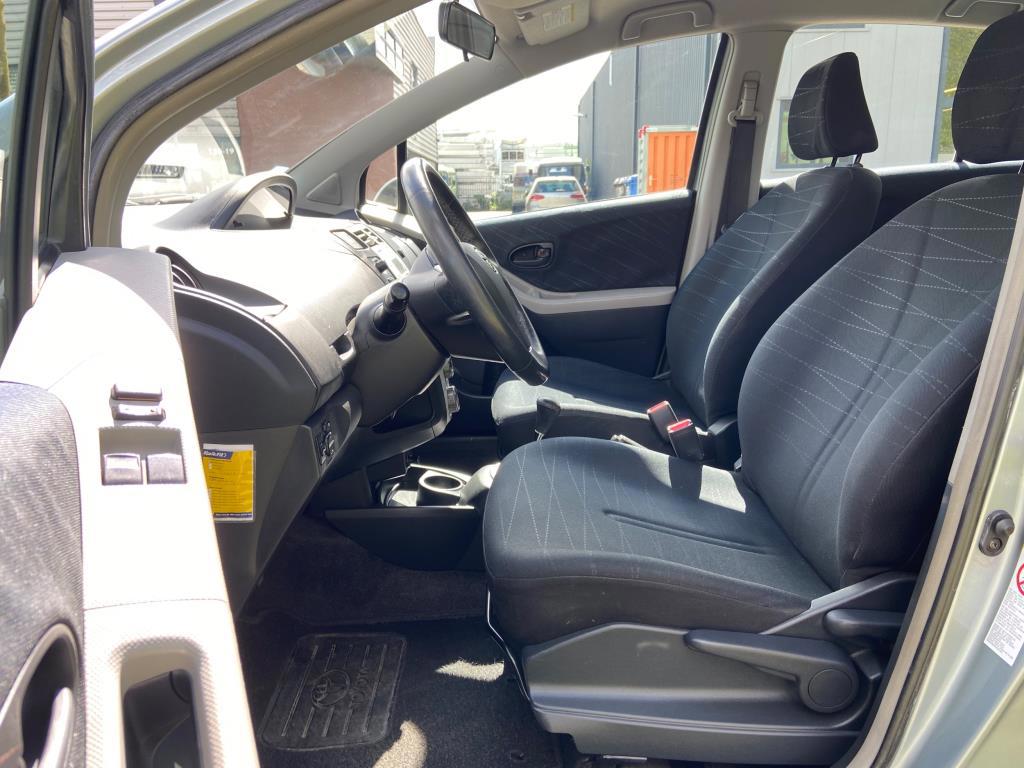 toyota-yaris-image8.jpg