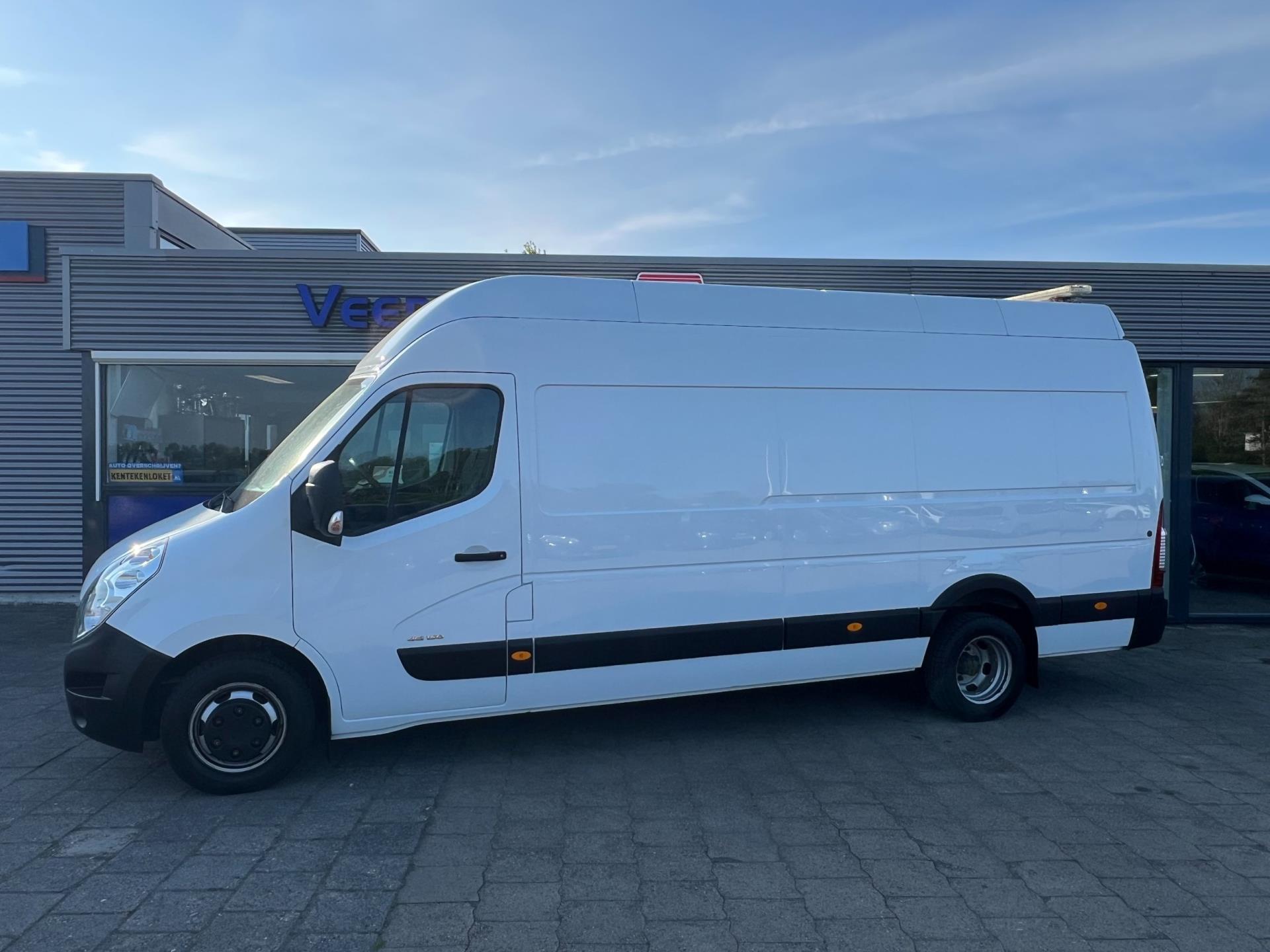 renault-master-image8.jpg