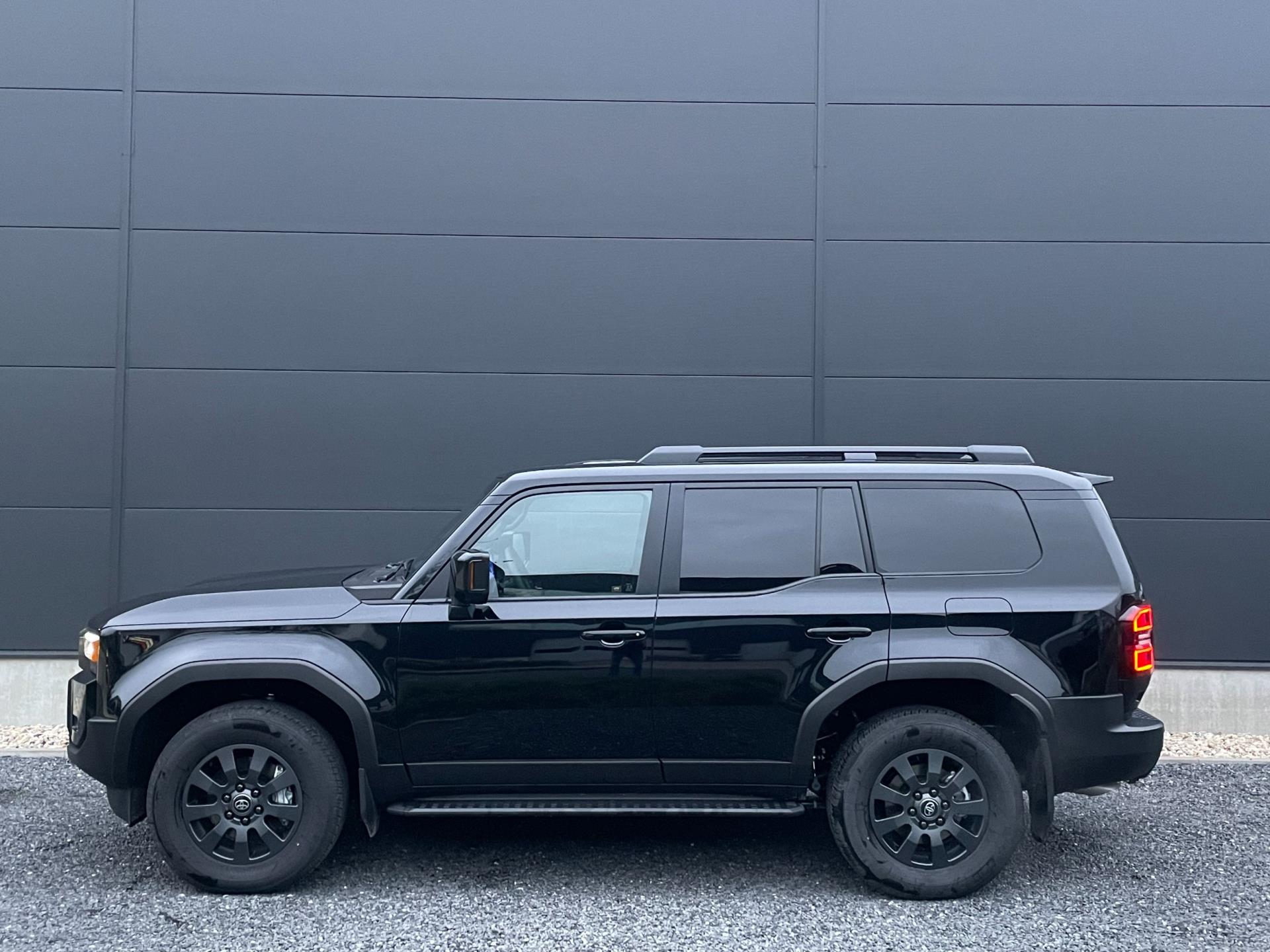 toyota-land-cruiser-image3.jpg