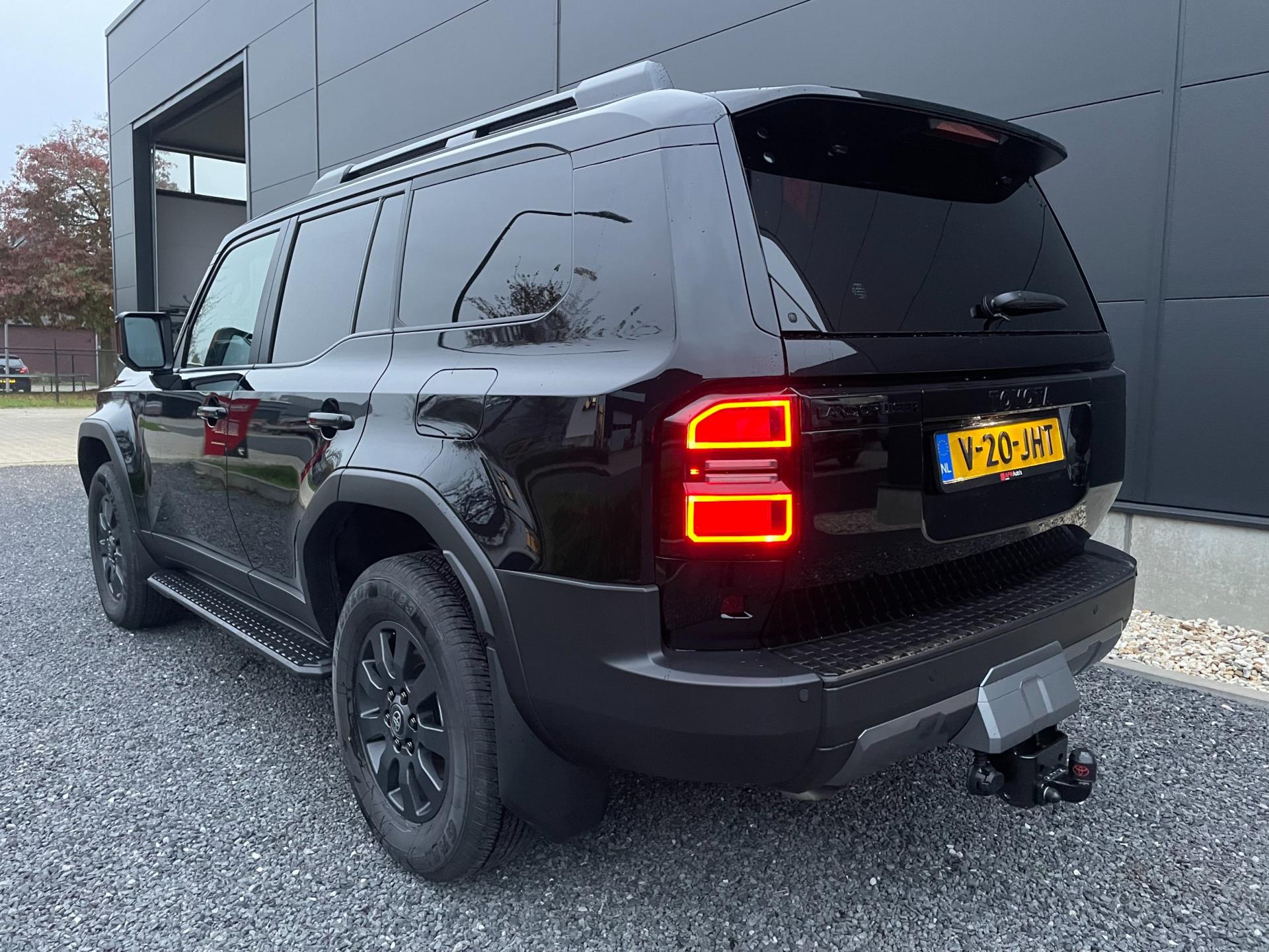 toyota-land-cruiser-image4.jpg