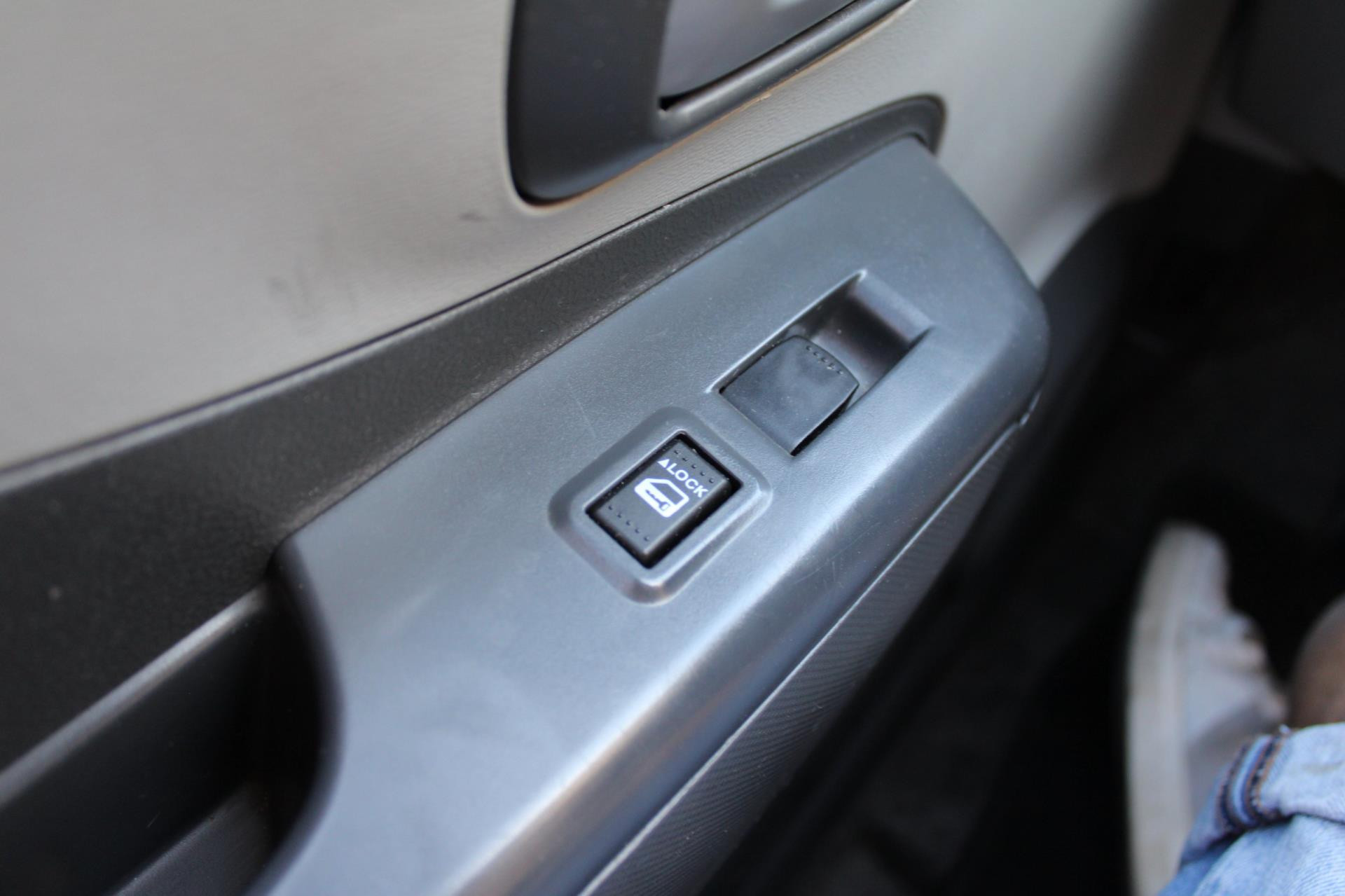 nissan-pixo-image7.jpg