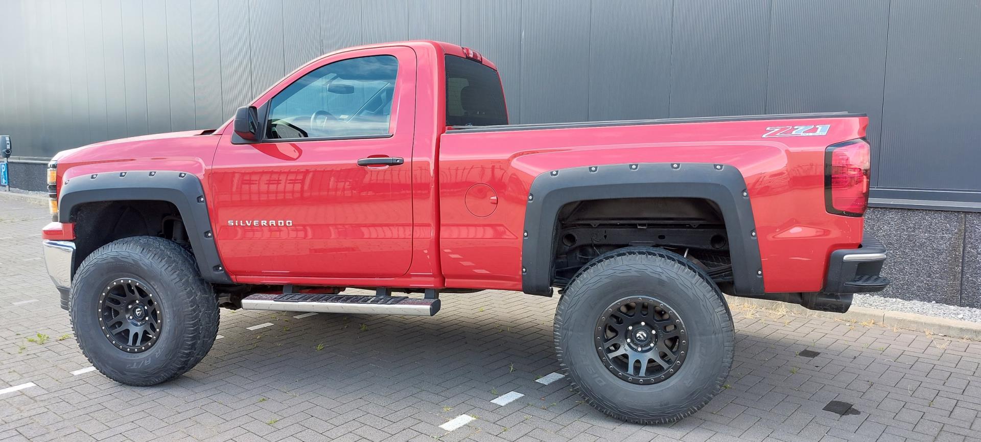 chevrolet-silverado-lt-image3.jpg