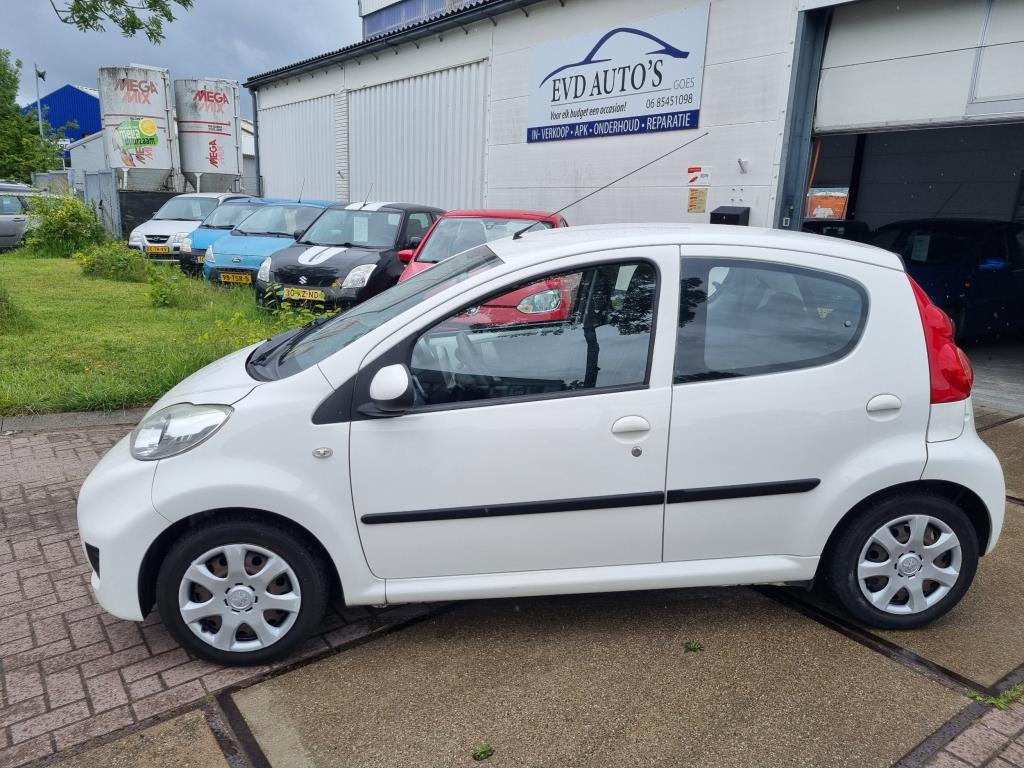 peugeot-107-image2.jpg